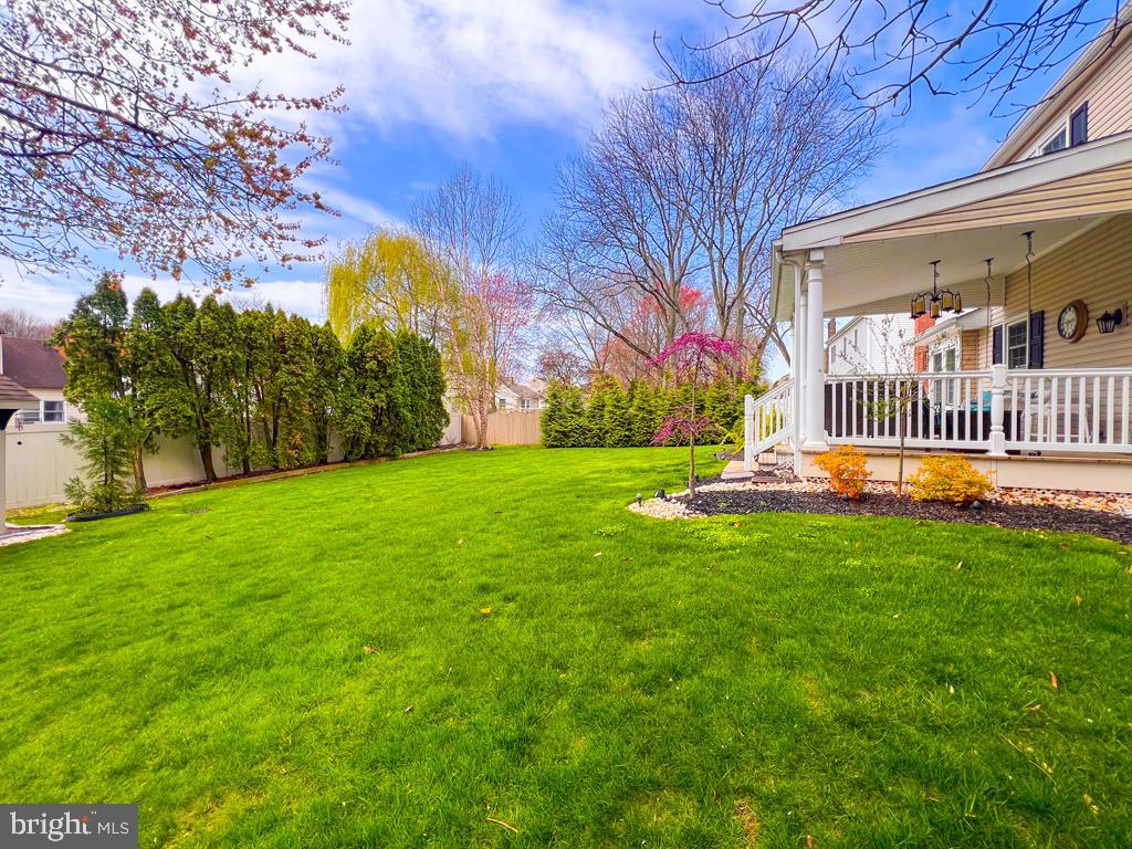 MAPLE POINT - Residential