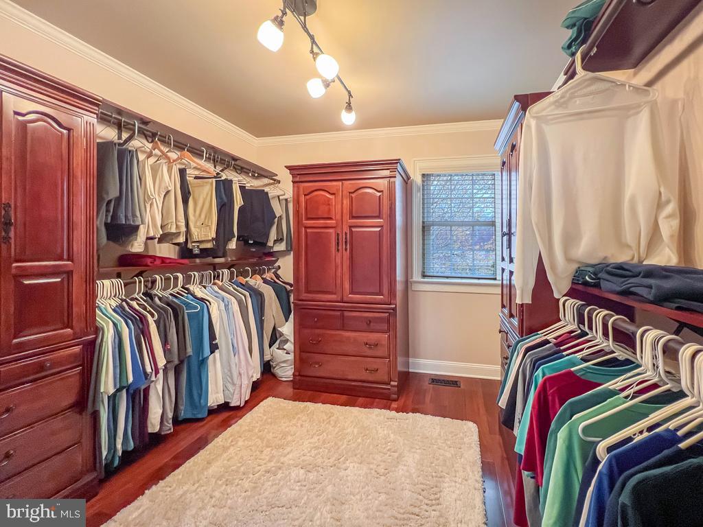 MAPLE POINT - Residential