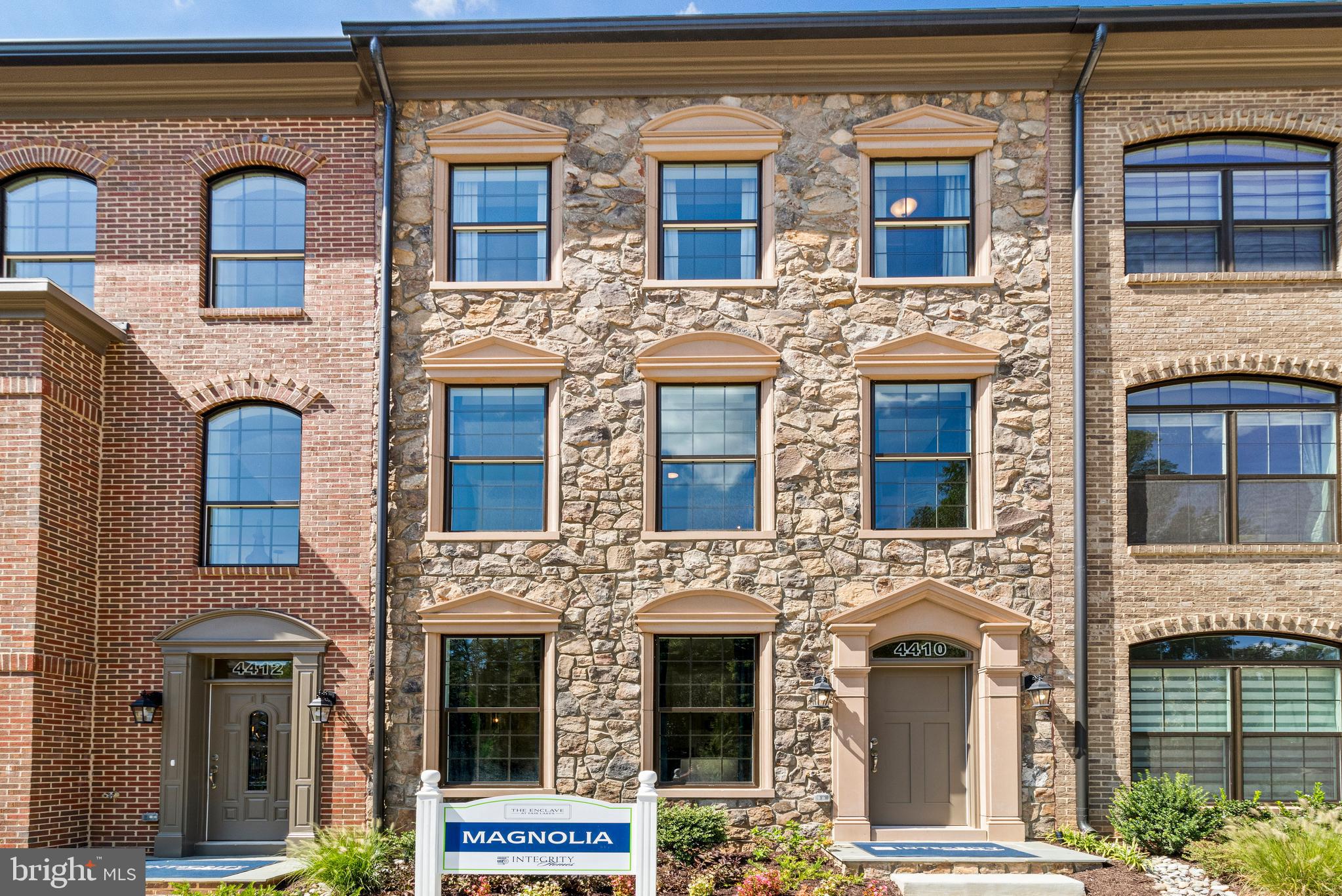 ENCLAVE AT FAIR LAKES - Residential