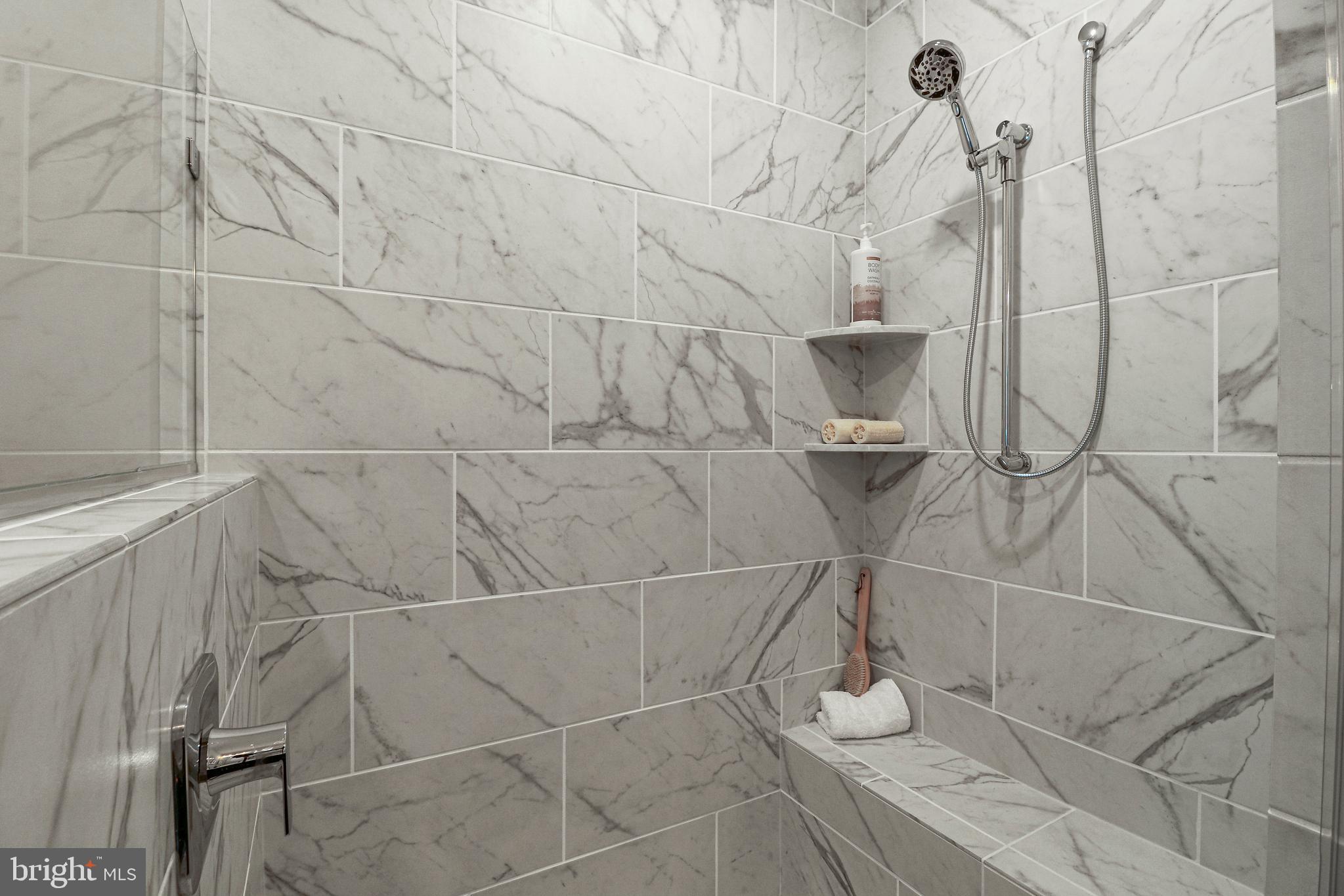 ENCLAVE AT FAIR LAKES - Residential