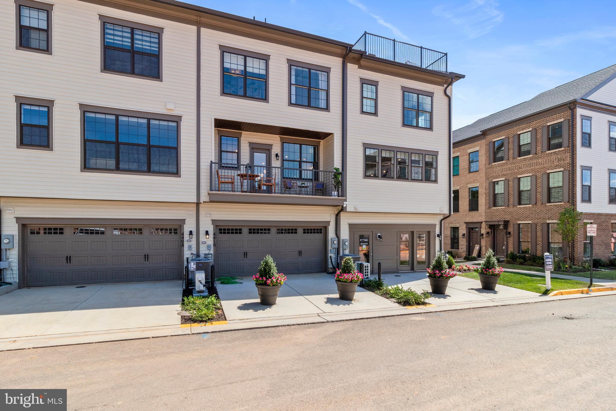 ENCLAVE AT FAIR LAKES - Residential