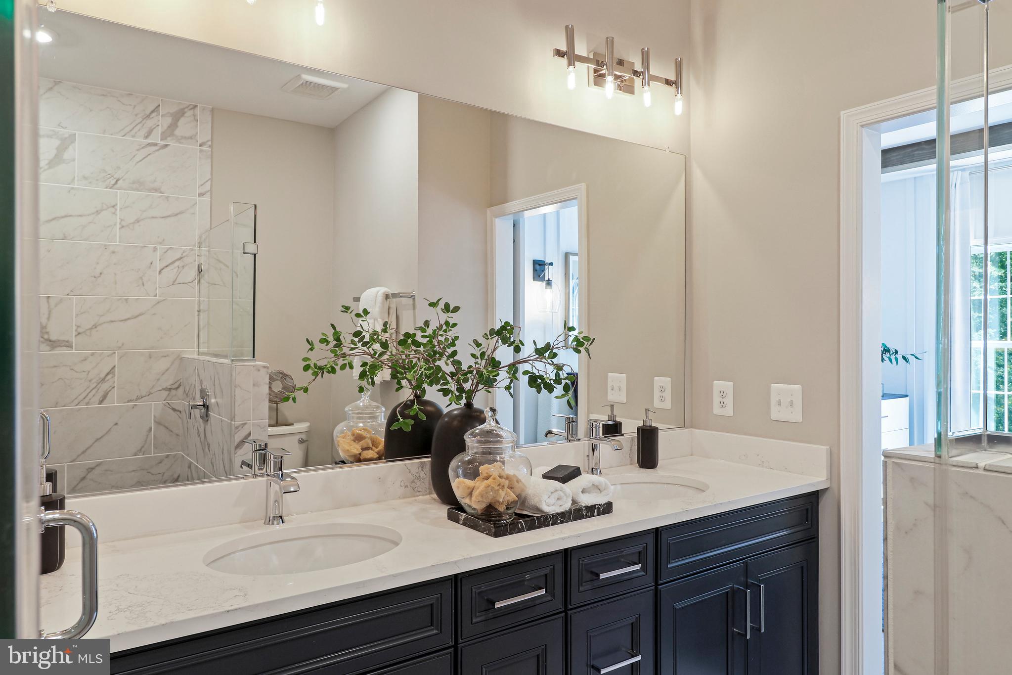 ENCLAVE AT FAIR LAKES - Residential