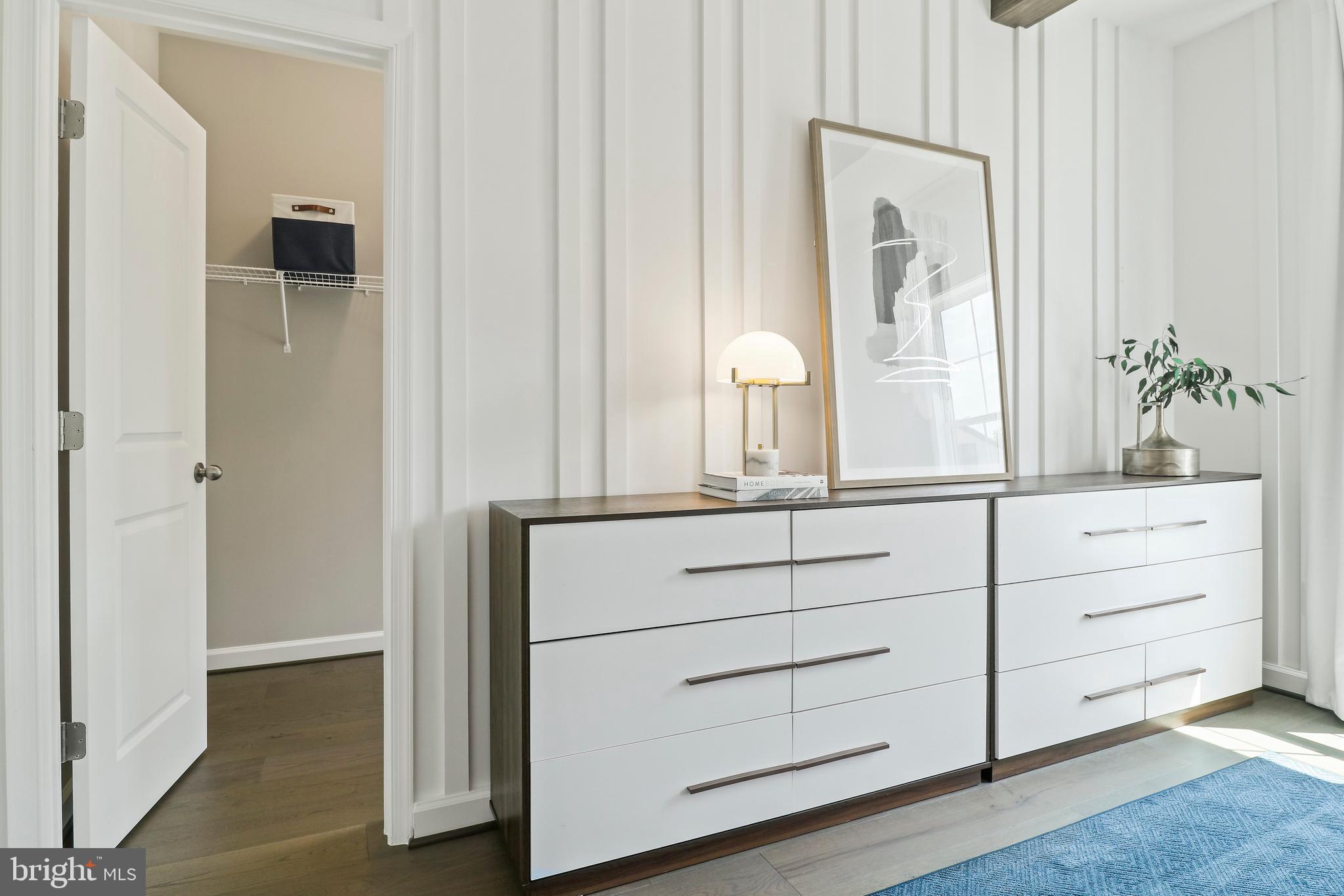 ENCLAVE AT FAIR LAKES - Residential