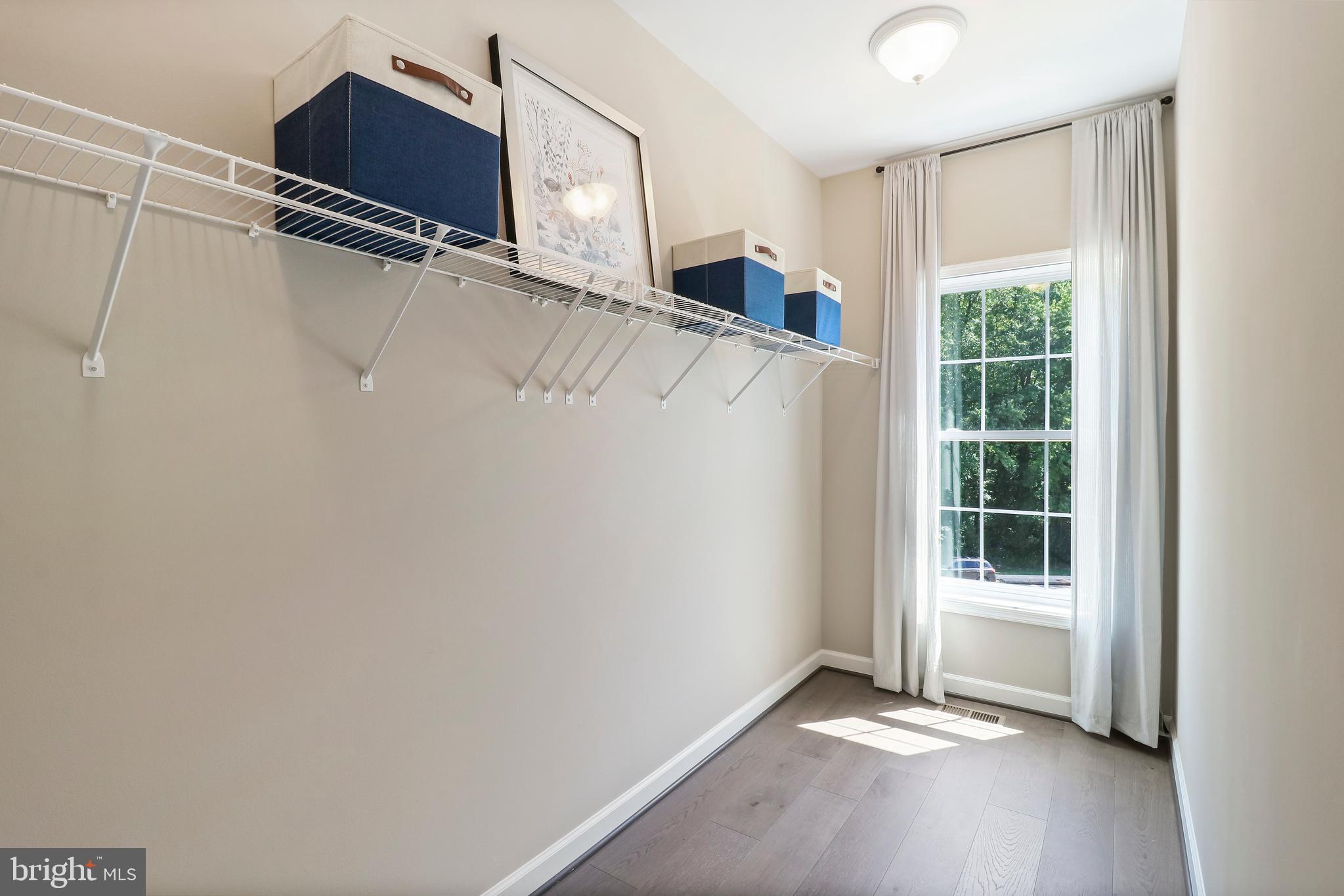 ENCLAVE AT FAIR LAKES - Residential