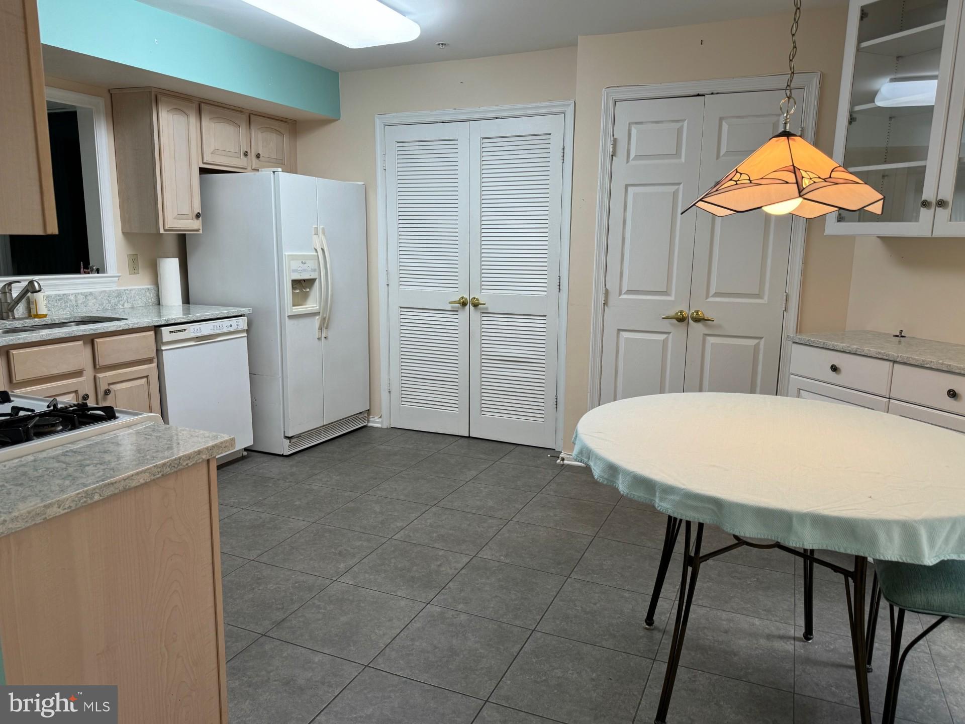 GREY ROCK FLATS - Residential