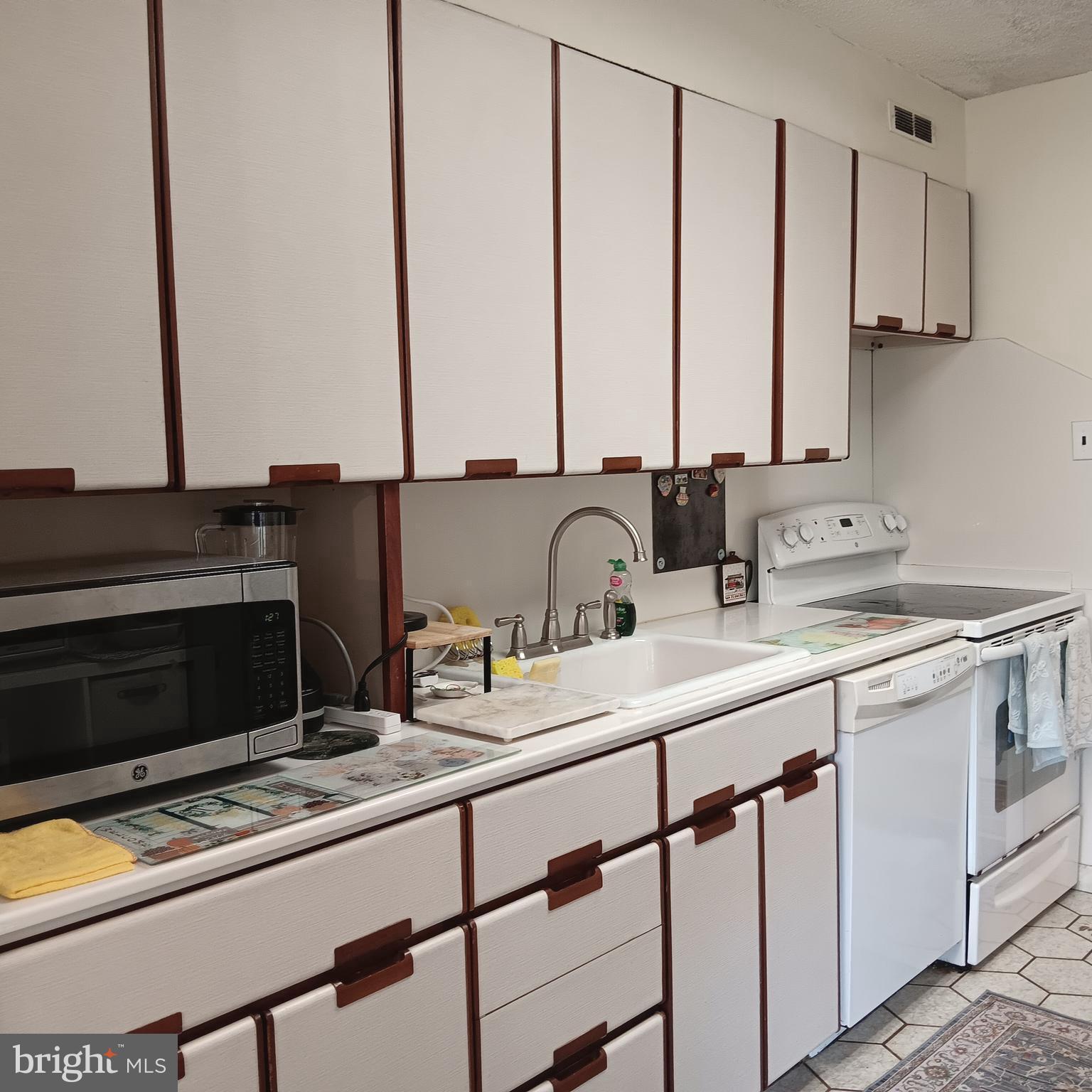 WYNNEWOOD - Residential