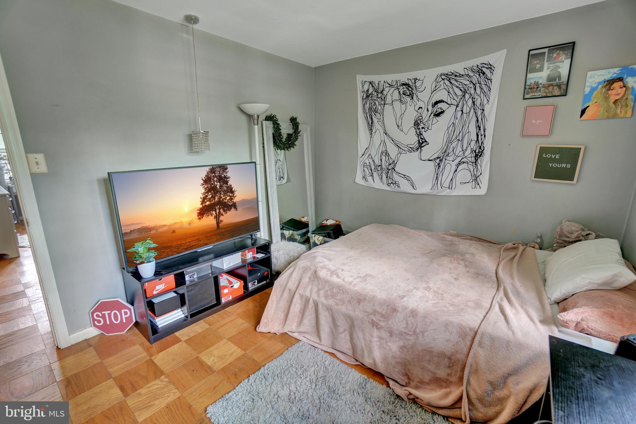 SUSSEX SQUARE CONDO - Residential