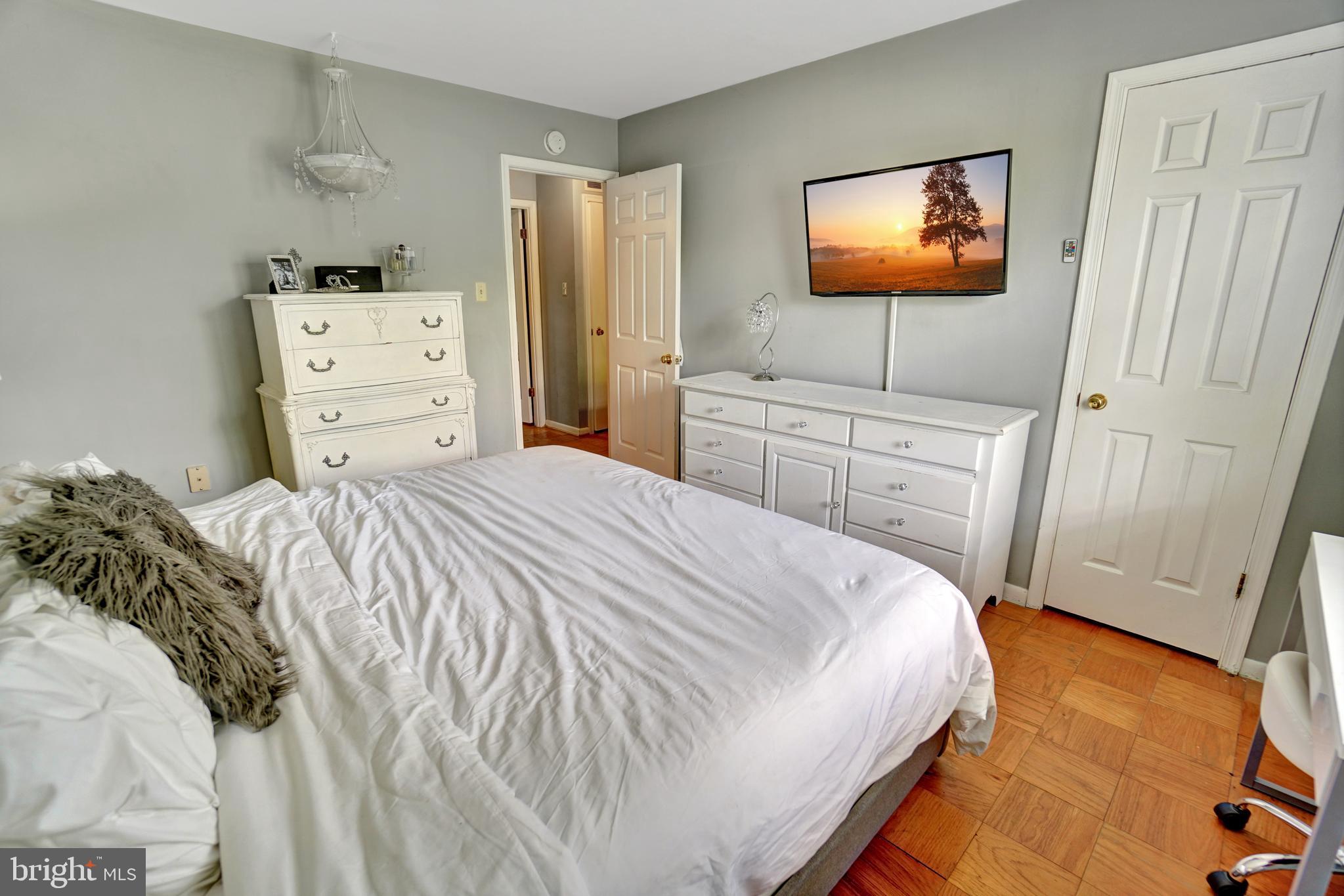 SUSSEX SQUARE CONDO - Residential