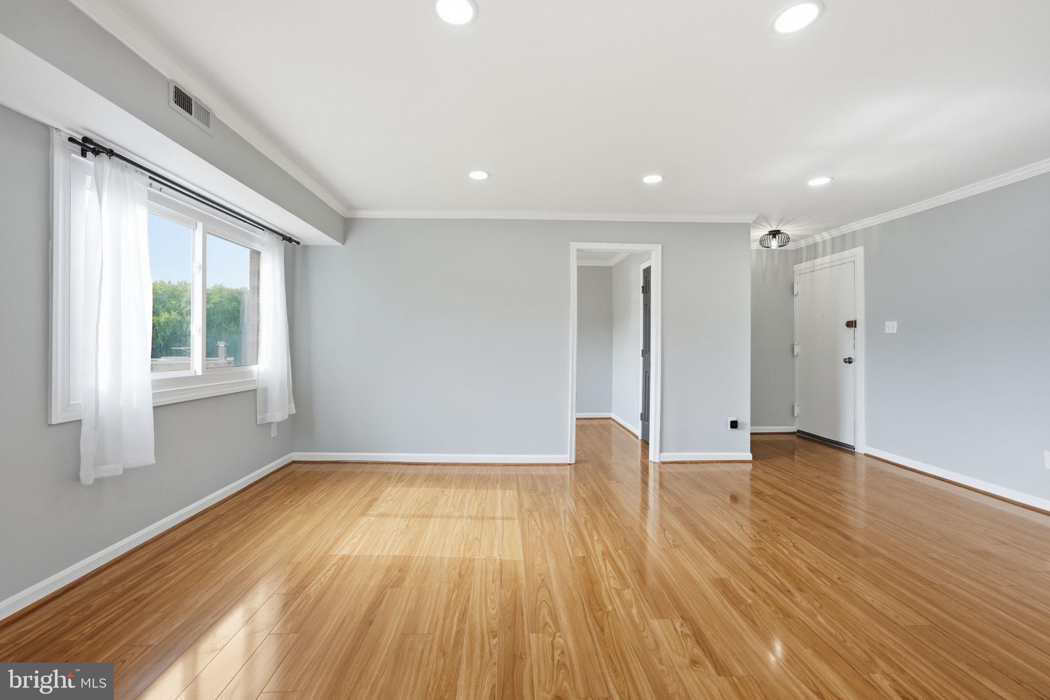 2901 CHARING CROSS ROAD 11