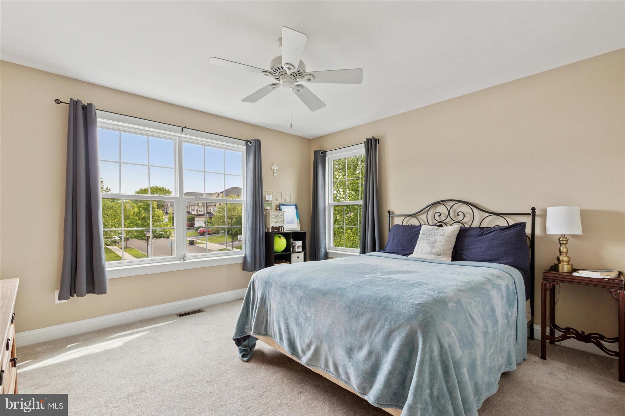 TH AT HERITAGE CNTR - Residential