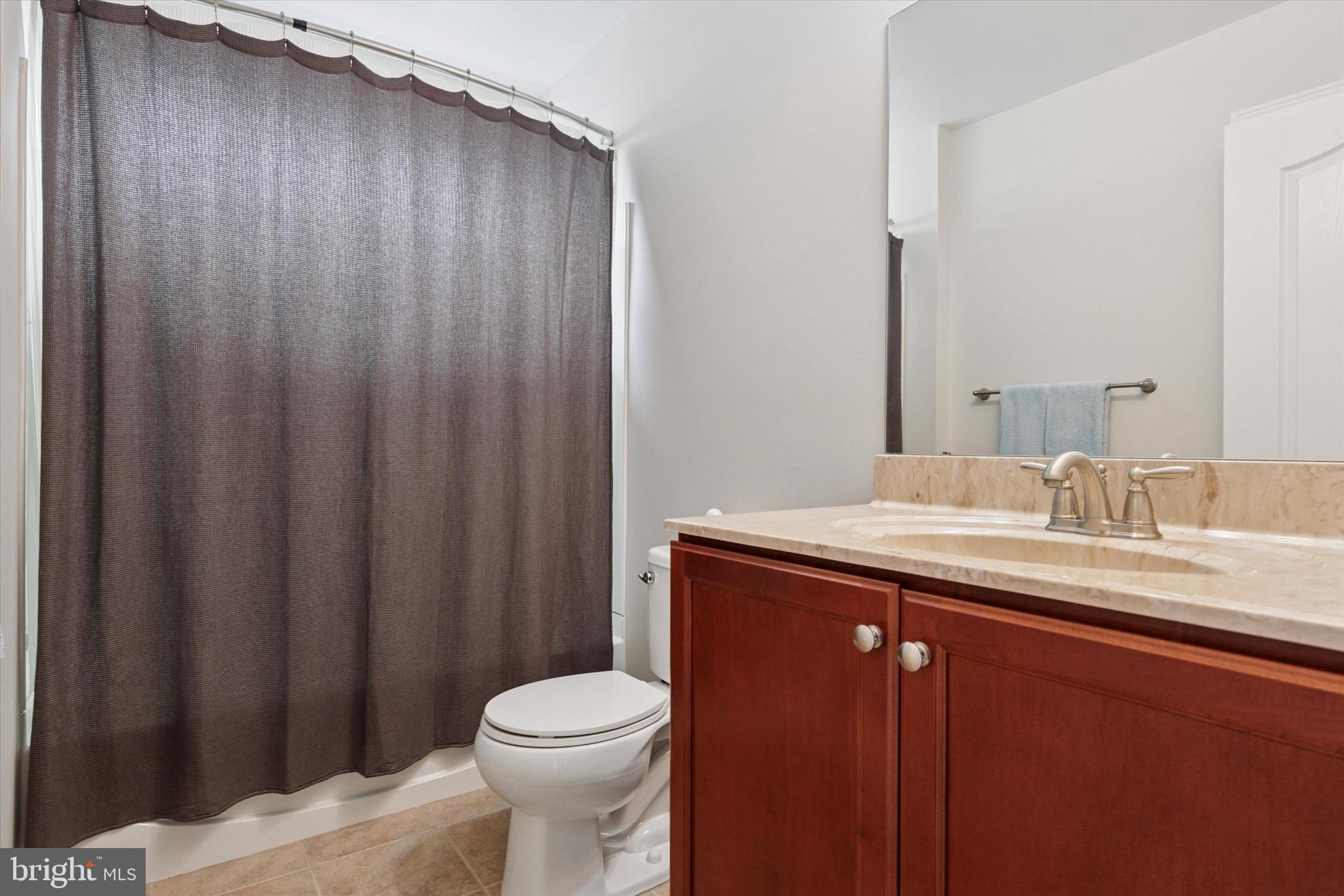 TH AT HERITAGE CNTR - Residential