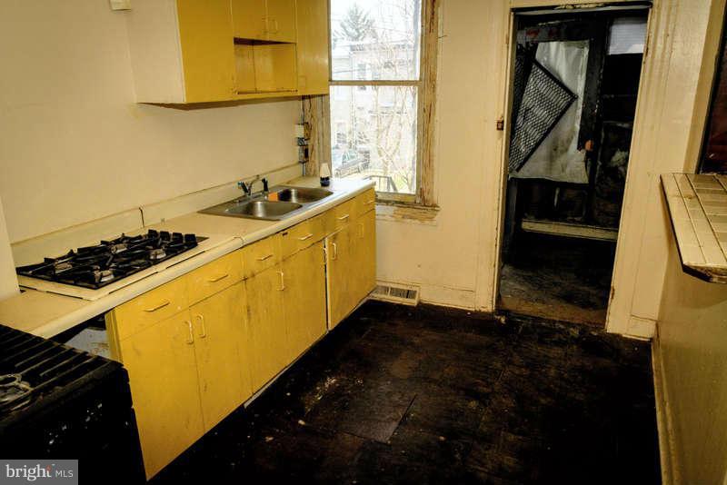 EDMONDSON VIILLAGE - Residential