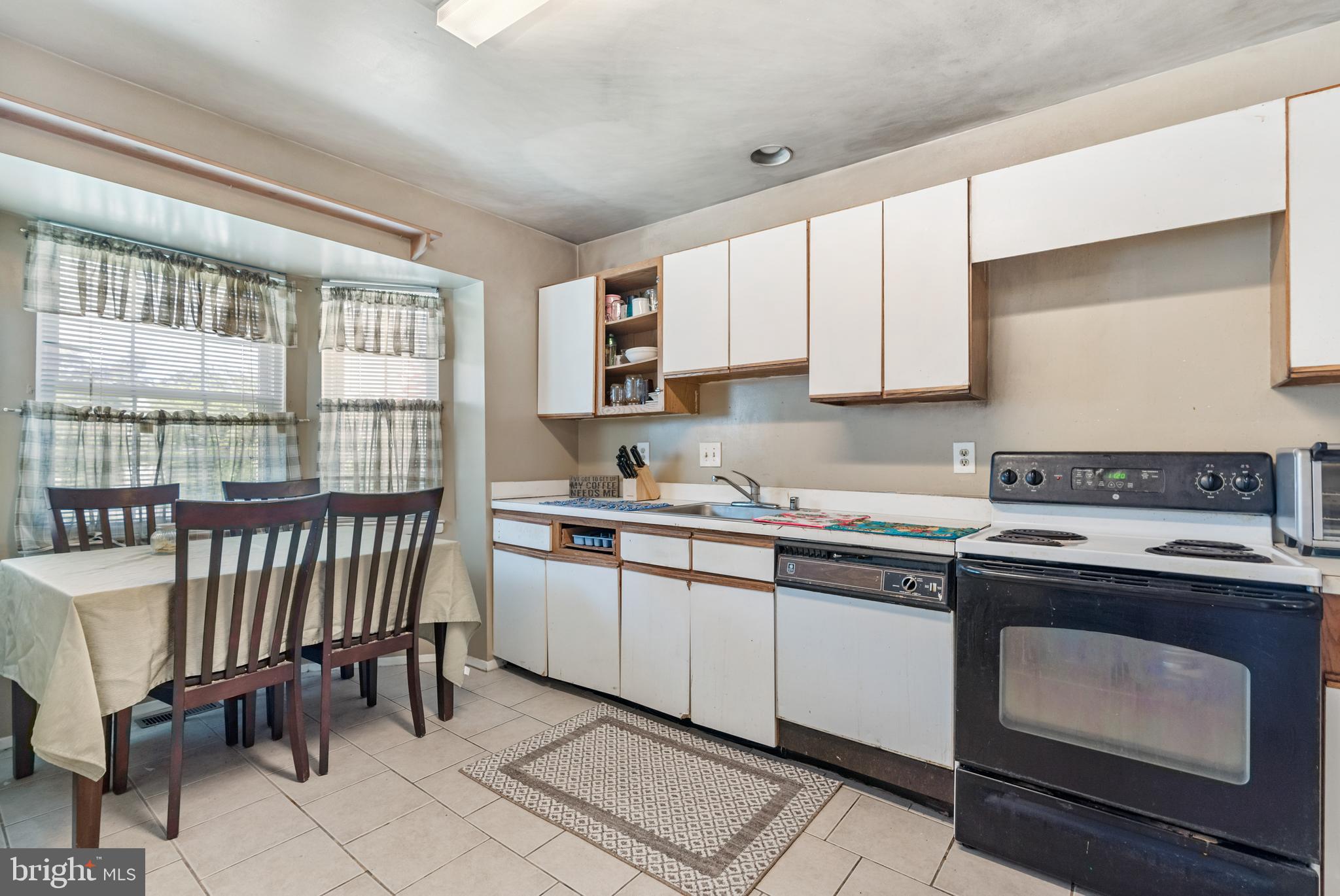 OLDE MILL ESTATES - Residential