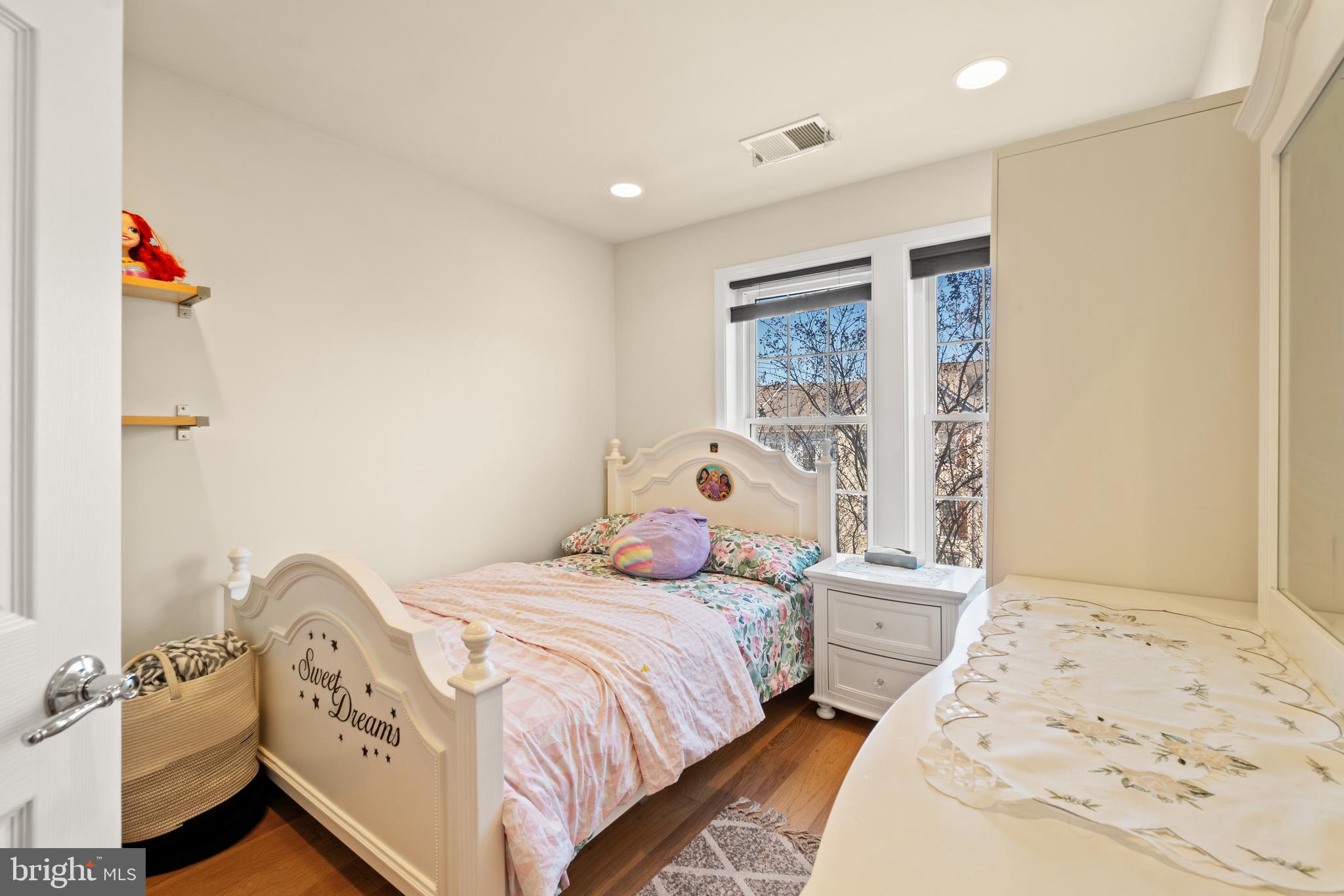 OAKLAWN - Residential