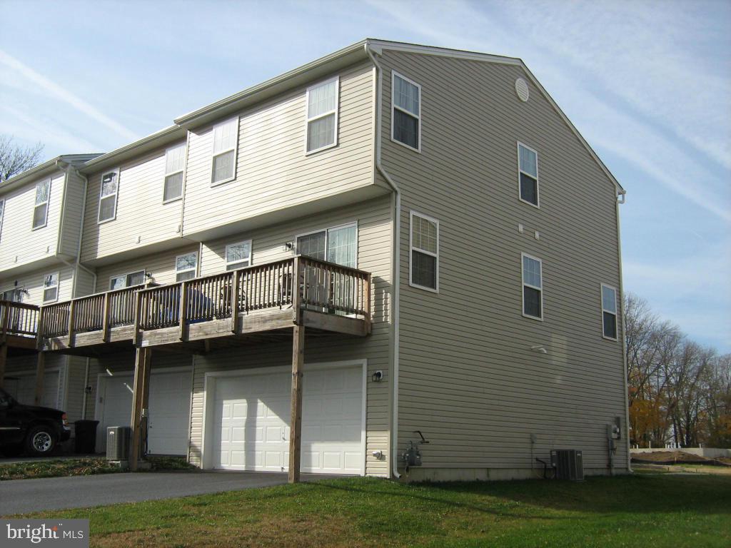 HAWTHORNE RIDGE - Residential