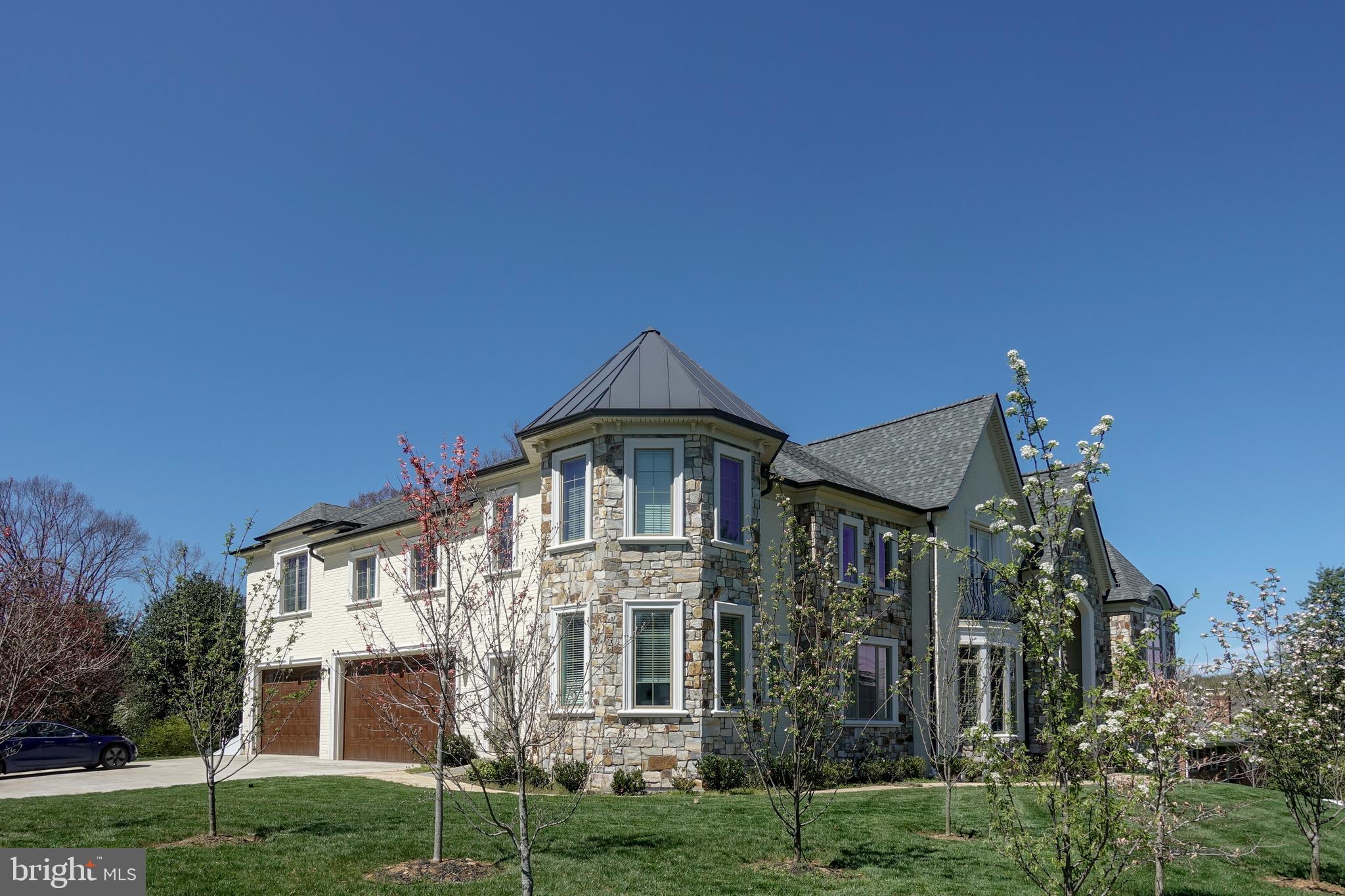 BROYHILL LANGLEY ESTATES - Residential