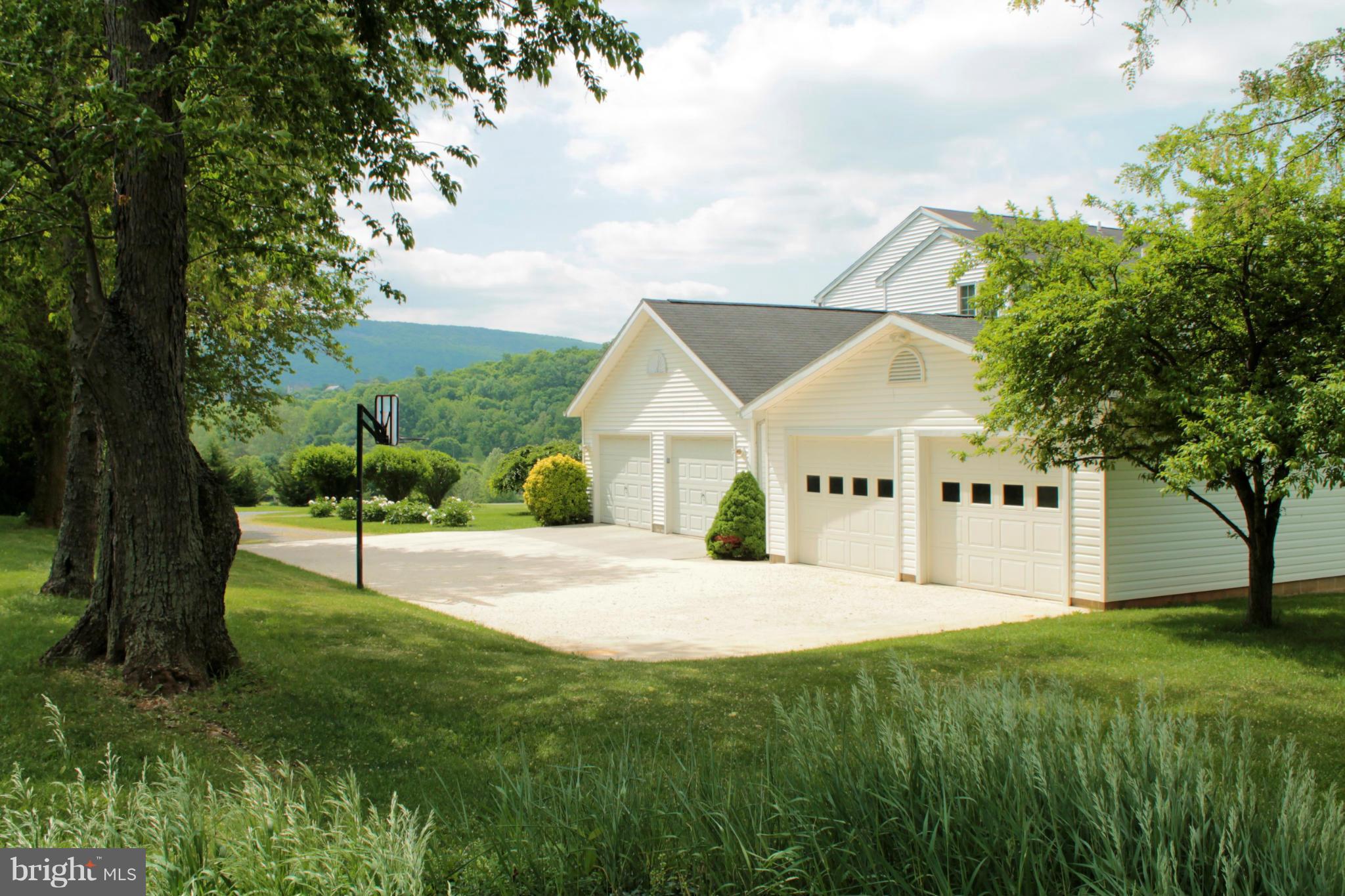 HIGHLAND VIEW ESTATES - Residential