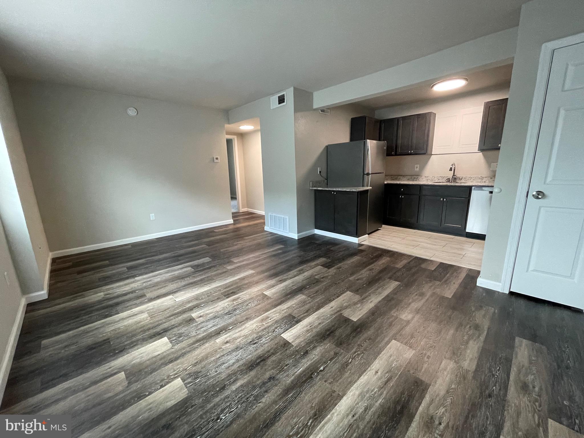 35 W GLENWOOD AVENUE