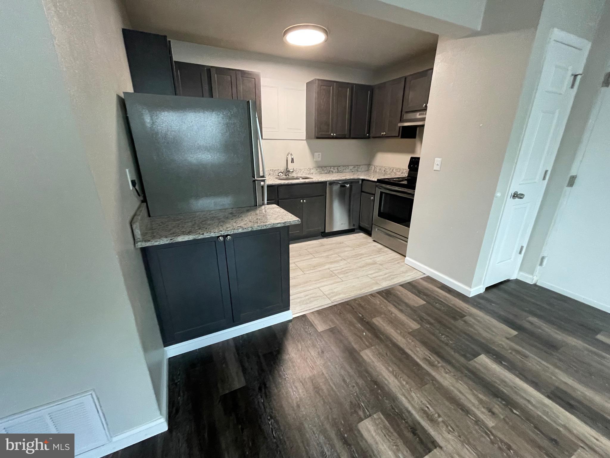 35 W GLENWOOD AVENUE