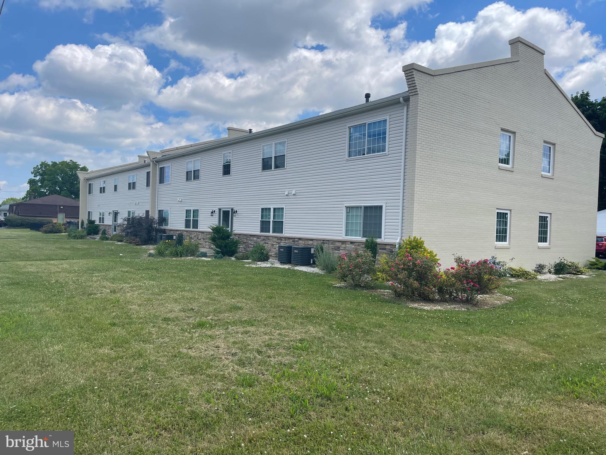 35 W GLENWOOD AVENUE