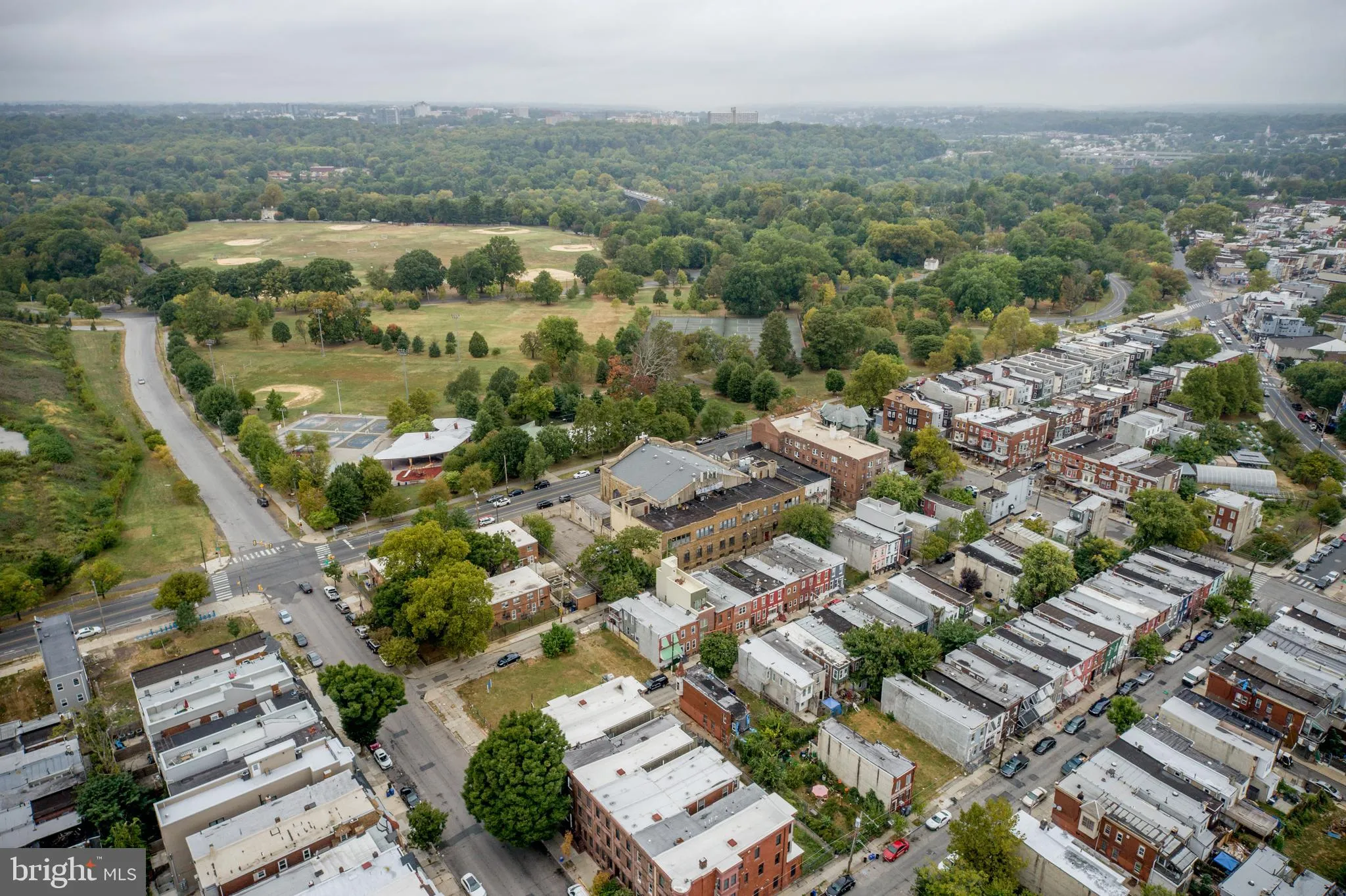 Philadelphia, Pennsylvania 19121, United States, 3 Bedrooms Bedrooms, ,2 BathroomsBathrooms,Residential,Pending,41986