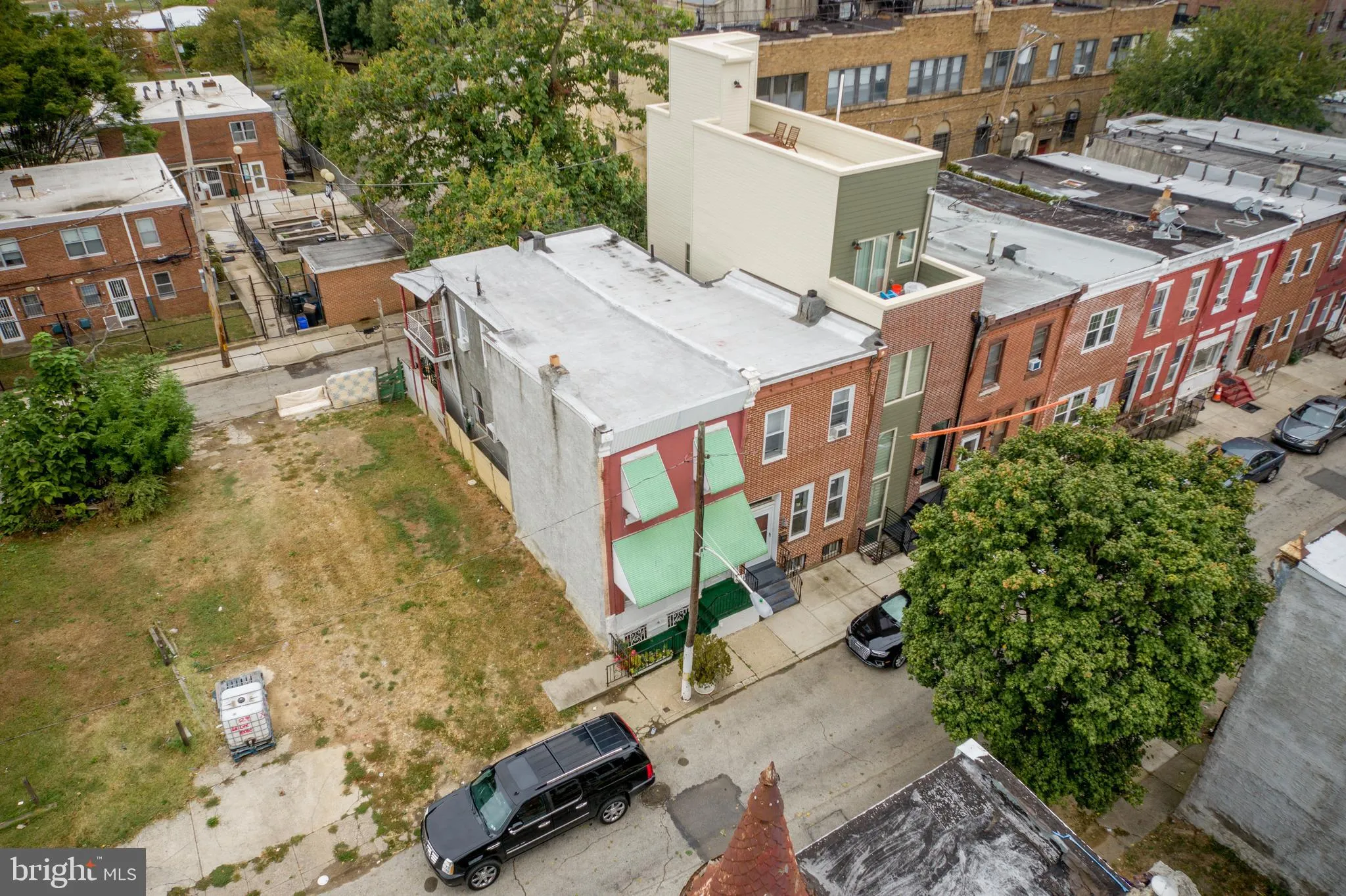 Philadelphia, Pennsylvania 19121, United States, 3 Bedrooms Bedrooms, ,2 BathroomsBathrooms,Residential,Pending,41986