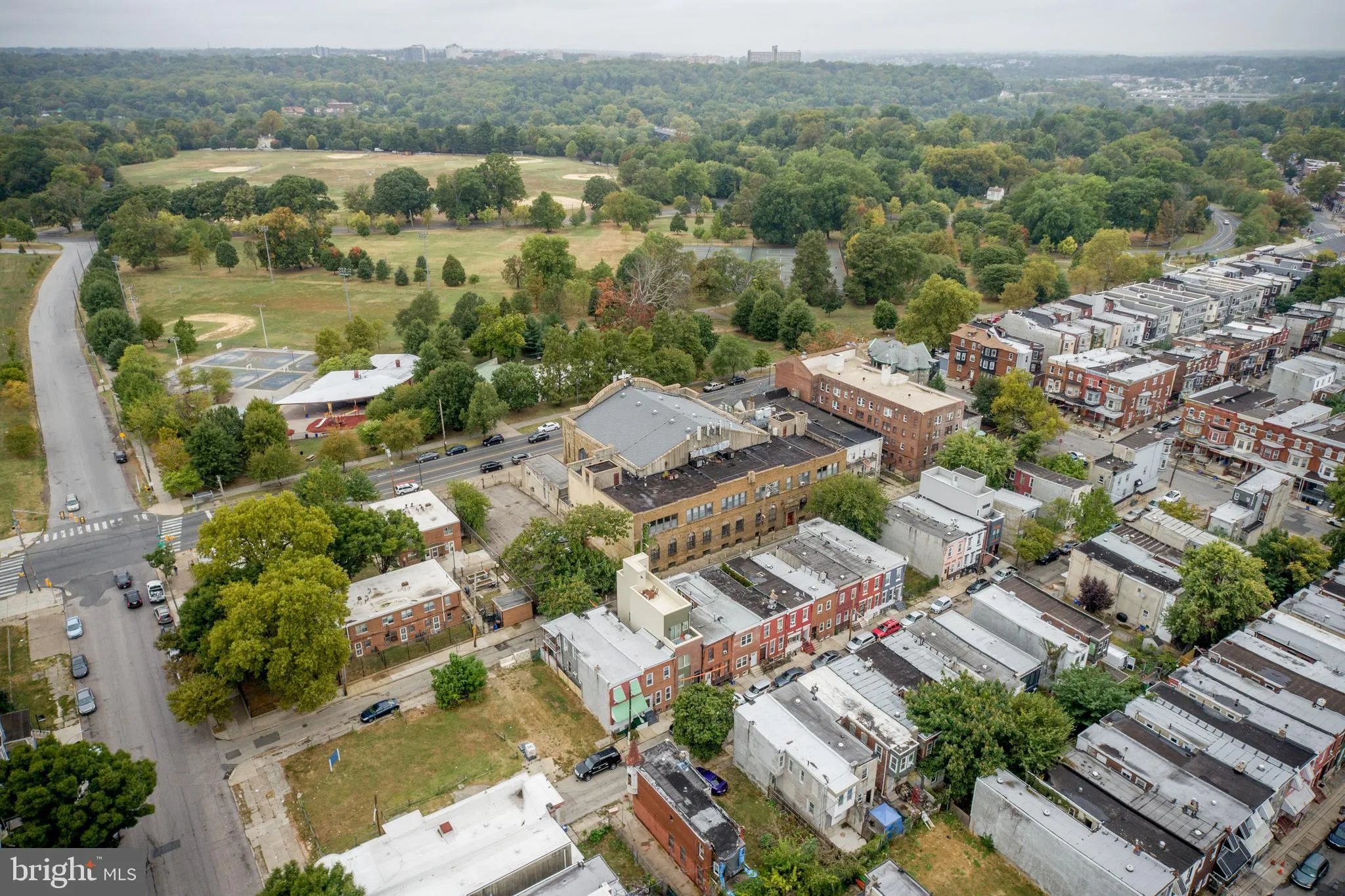 Philadelphia, Pennsylvania 19121, United States, 3 Bedrooms Bedrooms, ,2 BathroomsBathrooms,Residential,Pending,41986