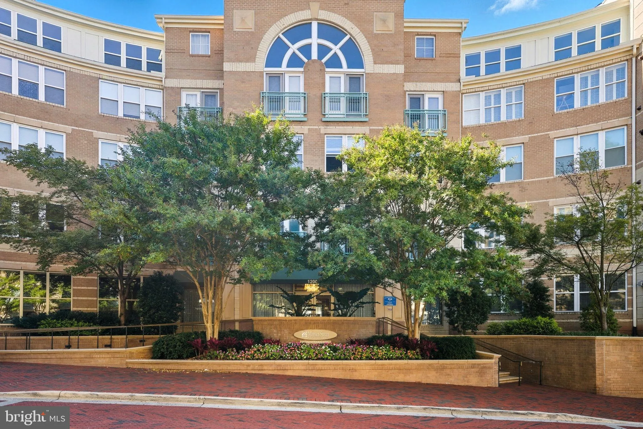 Reston, Virginia 20190, United States, 2 Bedrooms Bedrooms, ,2 BathroomsBathrooms,Residential,Pending,214265