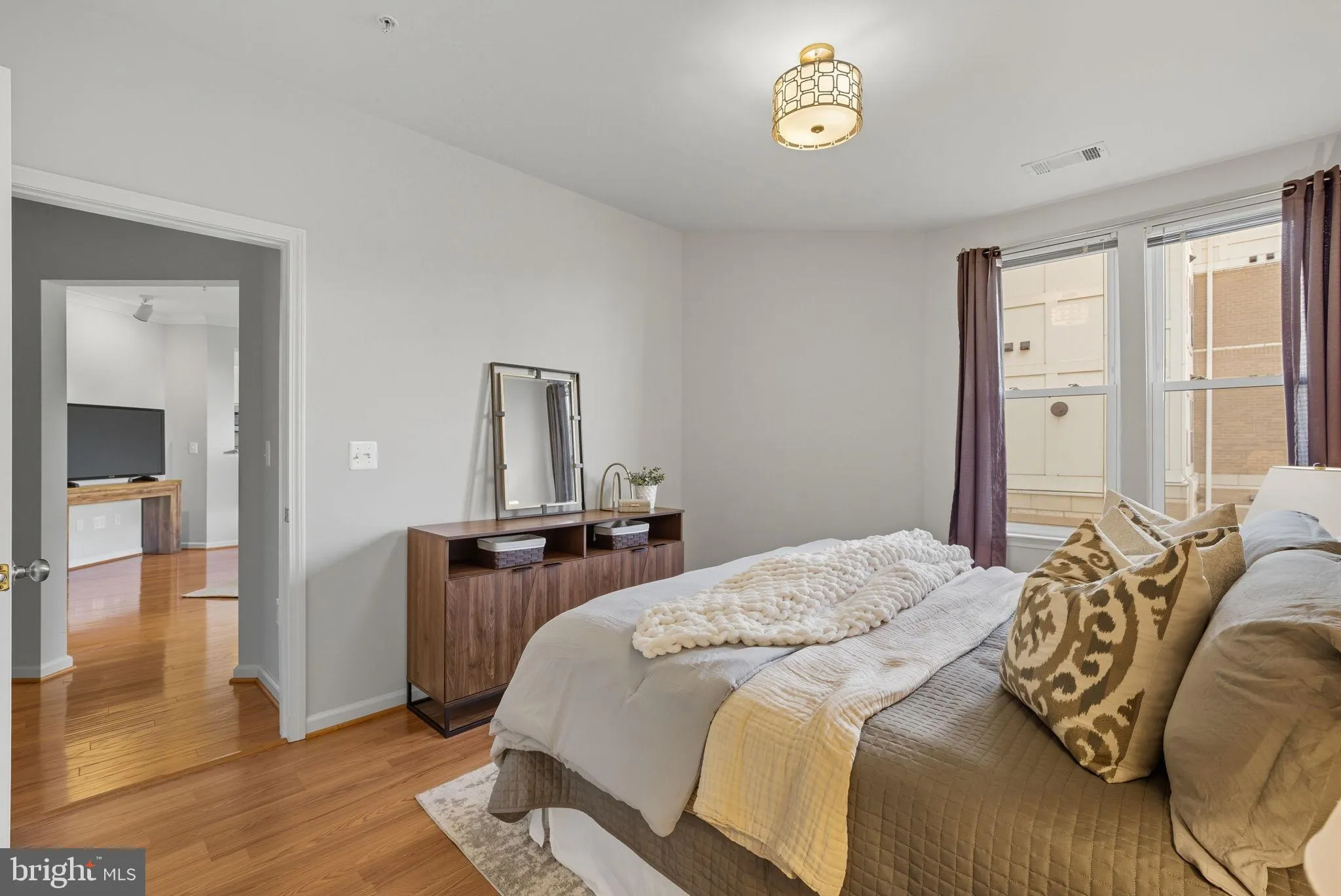 Reston, Virginia 20190, United States, 2 Bedrooms Bedrooms, ,2 BathroomsBathrooms,Residential,Pending,214265