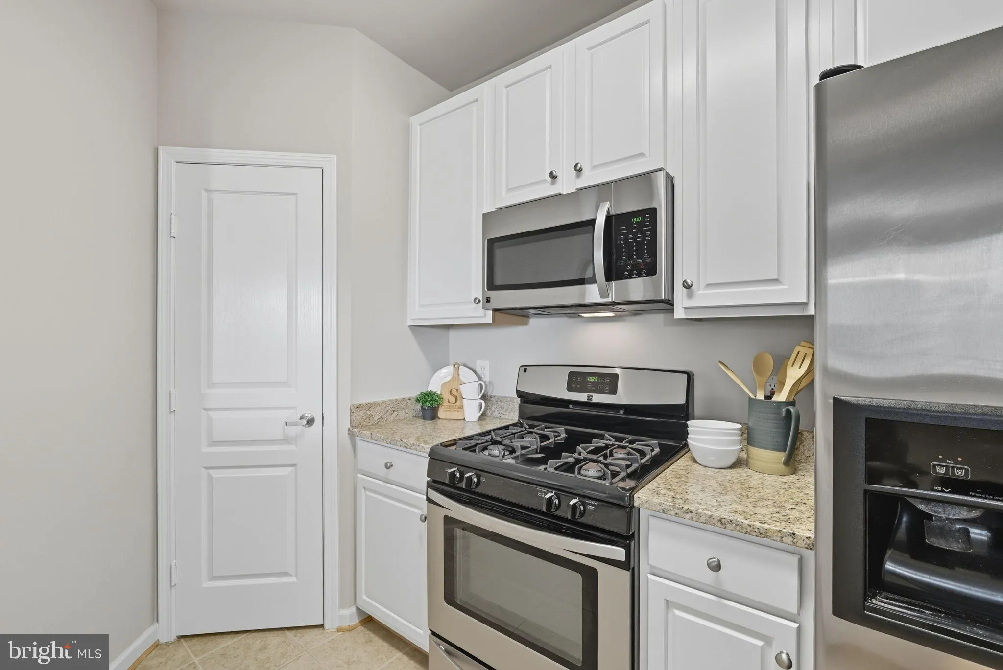 Reston, Virginia 20190, United States, 2 Bedrooms Bedrooms, ,2 BathroomsBathrooms,Residential,Pending,214265