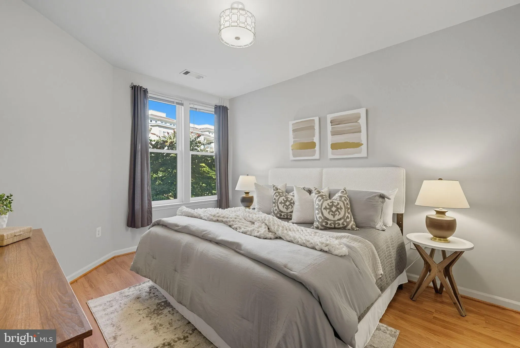 Reston, Virginia 20190, United States, 2 Bedrooms Bedrooms, ,2 BathroomsBathrooms,Residential,Pending,214265