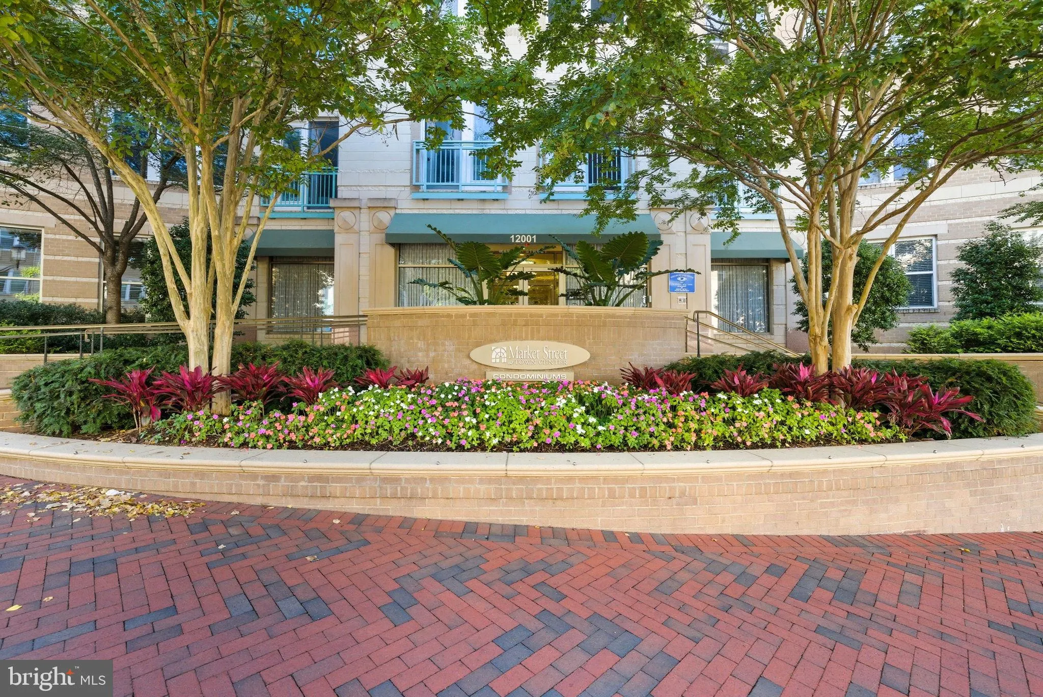 Reston, Virginia 20190, United States, 2 Bedrooms Bedrooms, ,2 BathroomsBathrooms,Residential,Pending,214265