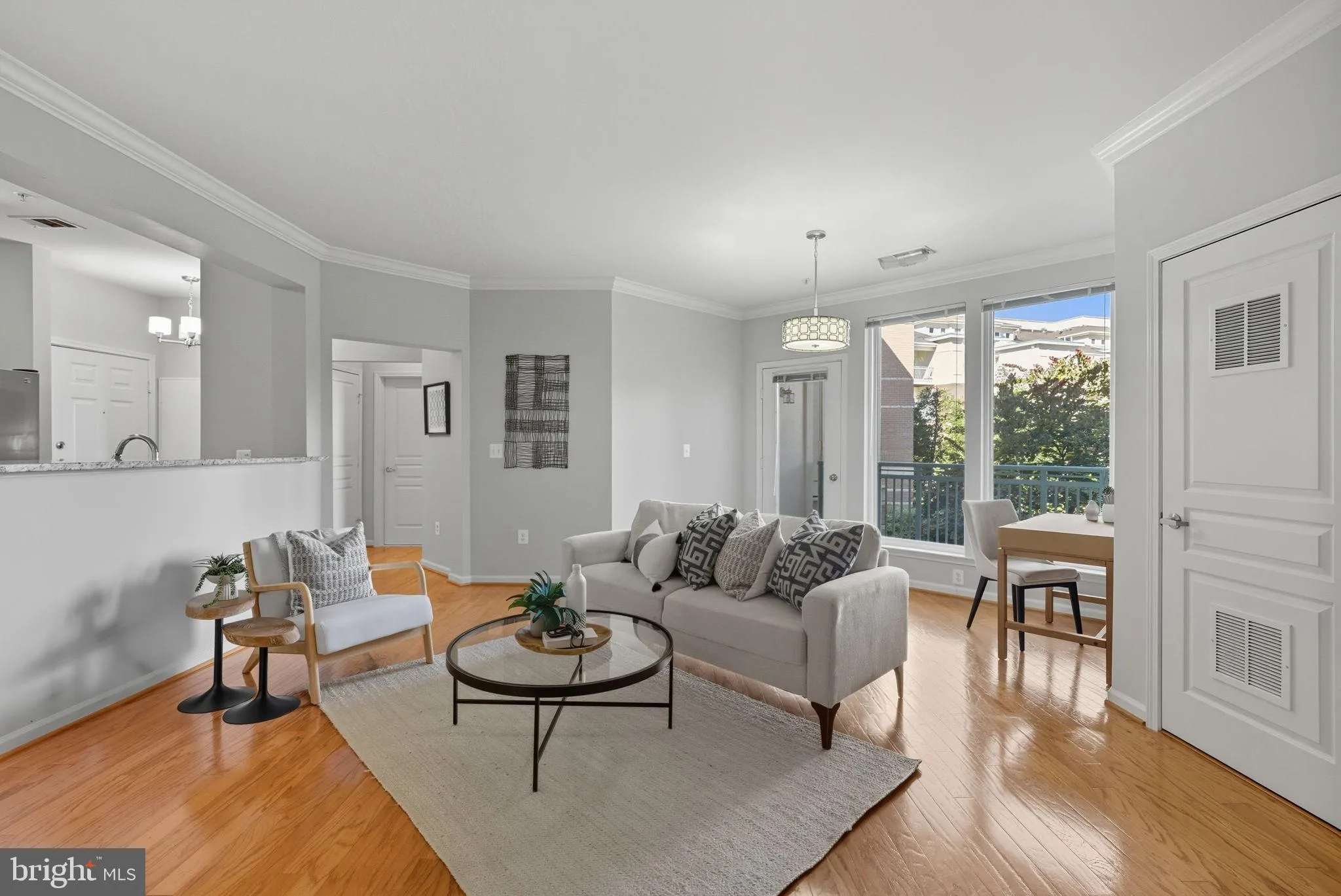 Reston, Virginia 20190, United States, 2 Bedrooms Bedrooms, ,2 BathroomsBathrooms,Residential,Pending,214265