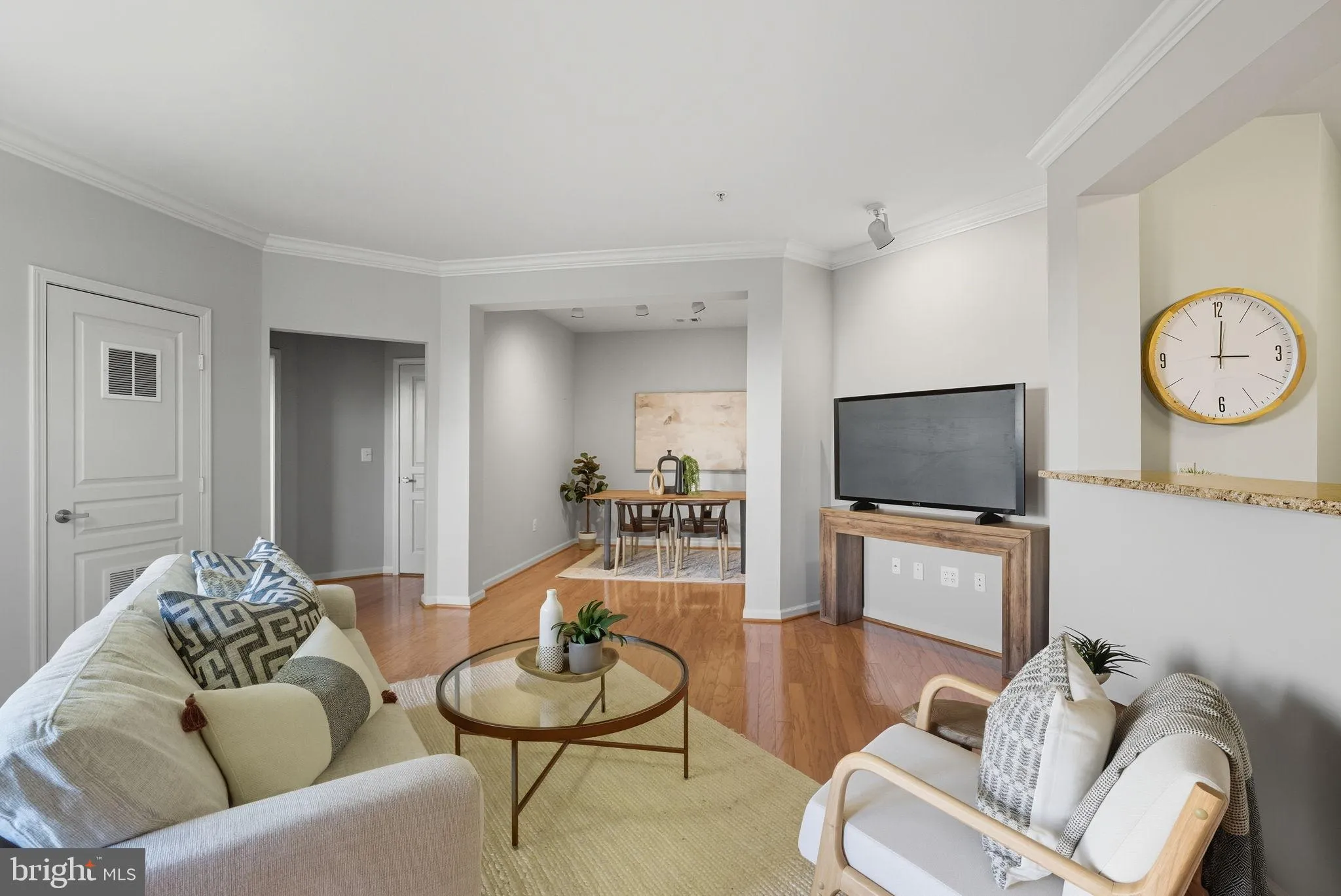 Reston, Virginia 20190, United States, 2 Bedrooms Bedrooms, ,2 BathroomsBathrooms,Residential,Pending,214265