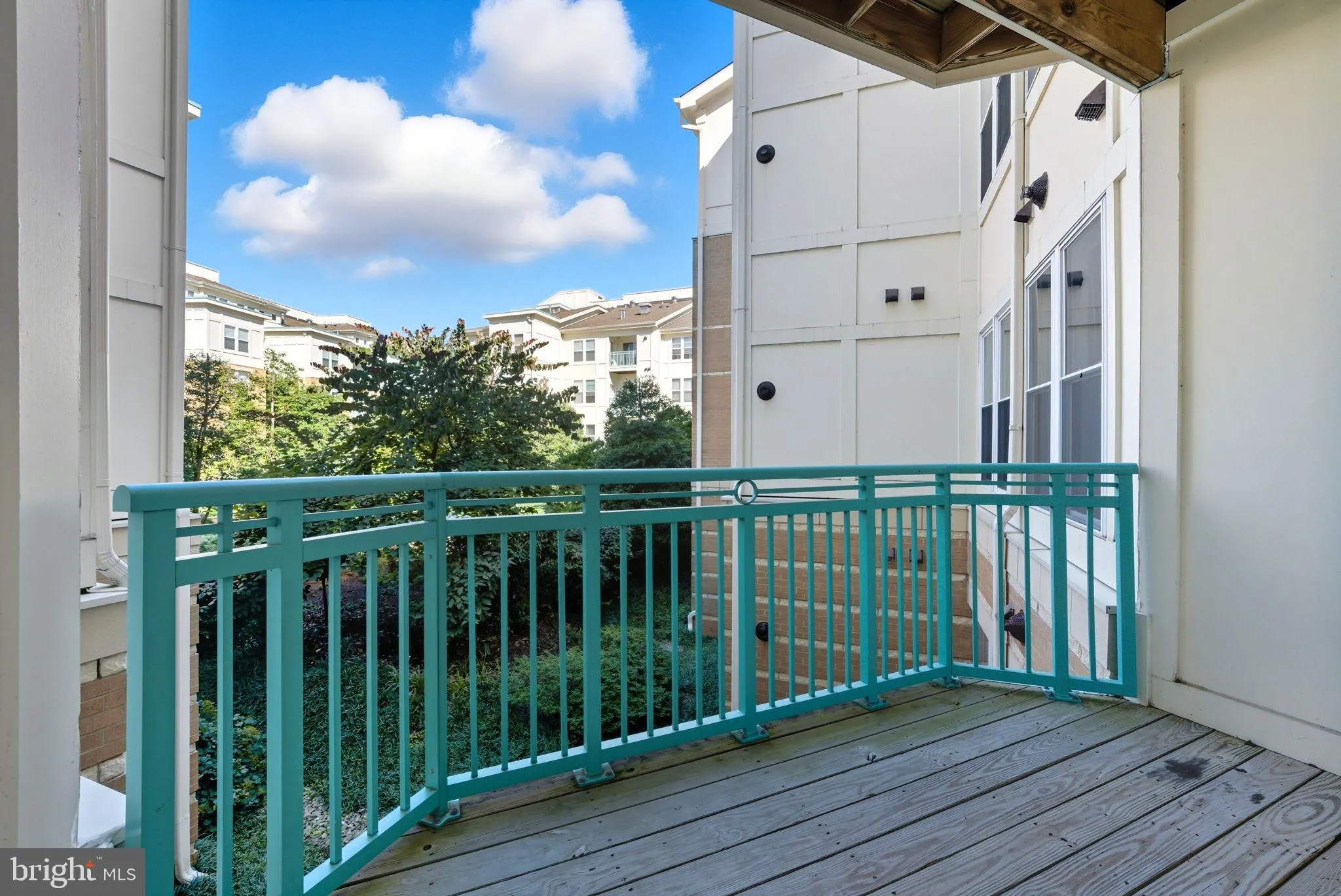 Reston, Virginia 20190, United States, 2 Bedrooms Bedrooms, ,2 BathroomsBathrooms,Residential,Pending,214265