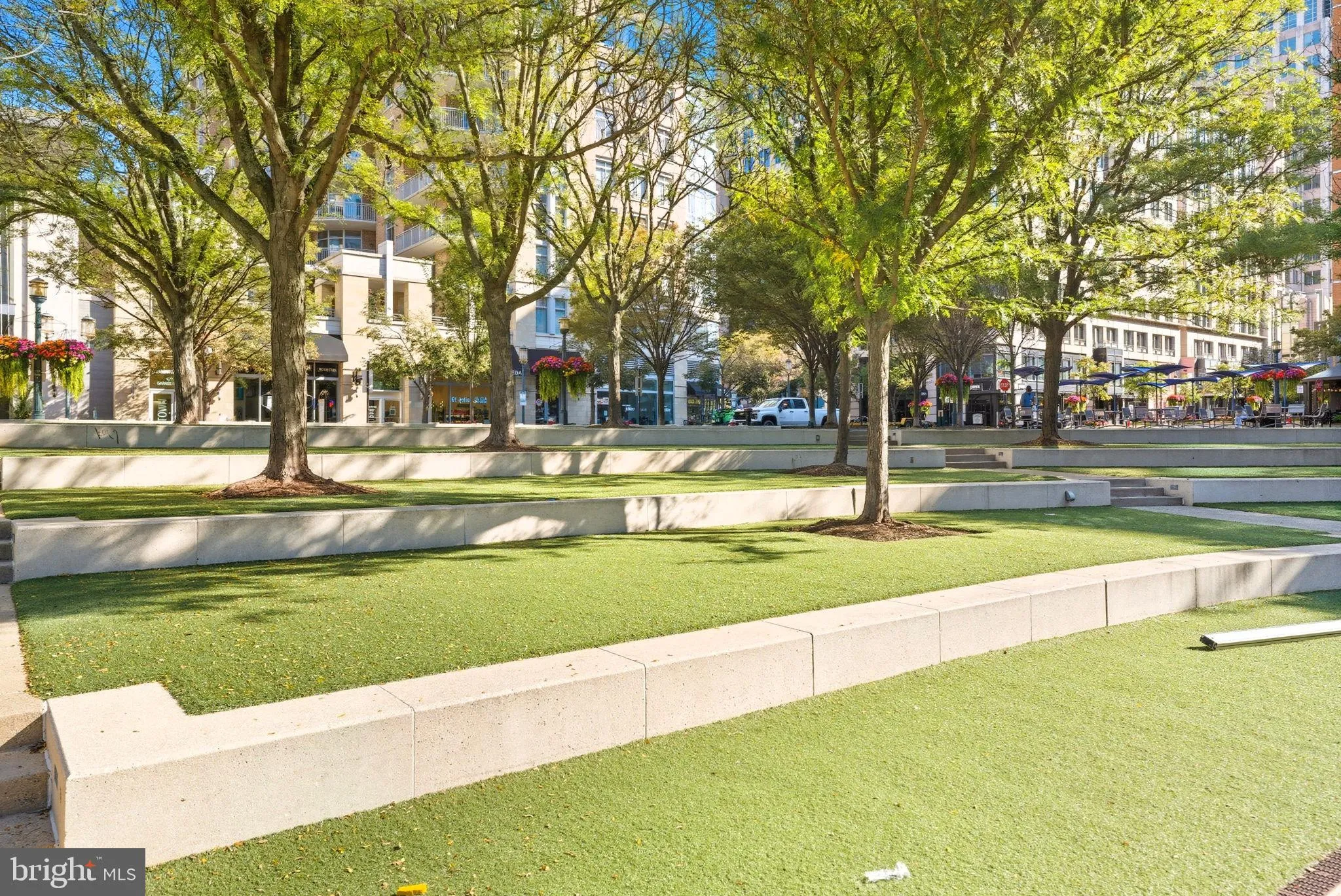 Reston, Virginia 20190, United States, 2 Bedrooms Bedrooms, ,2 BathroomsBathrooms,Residential,Pending,214265