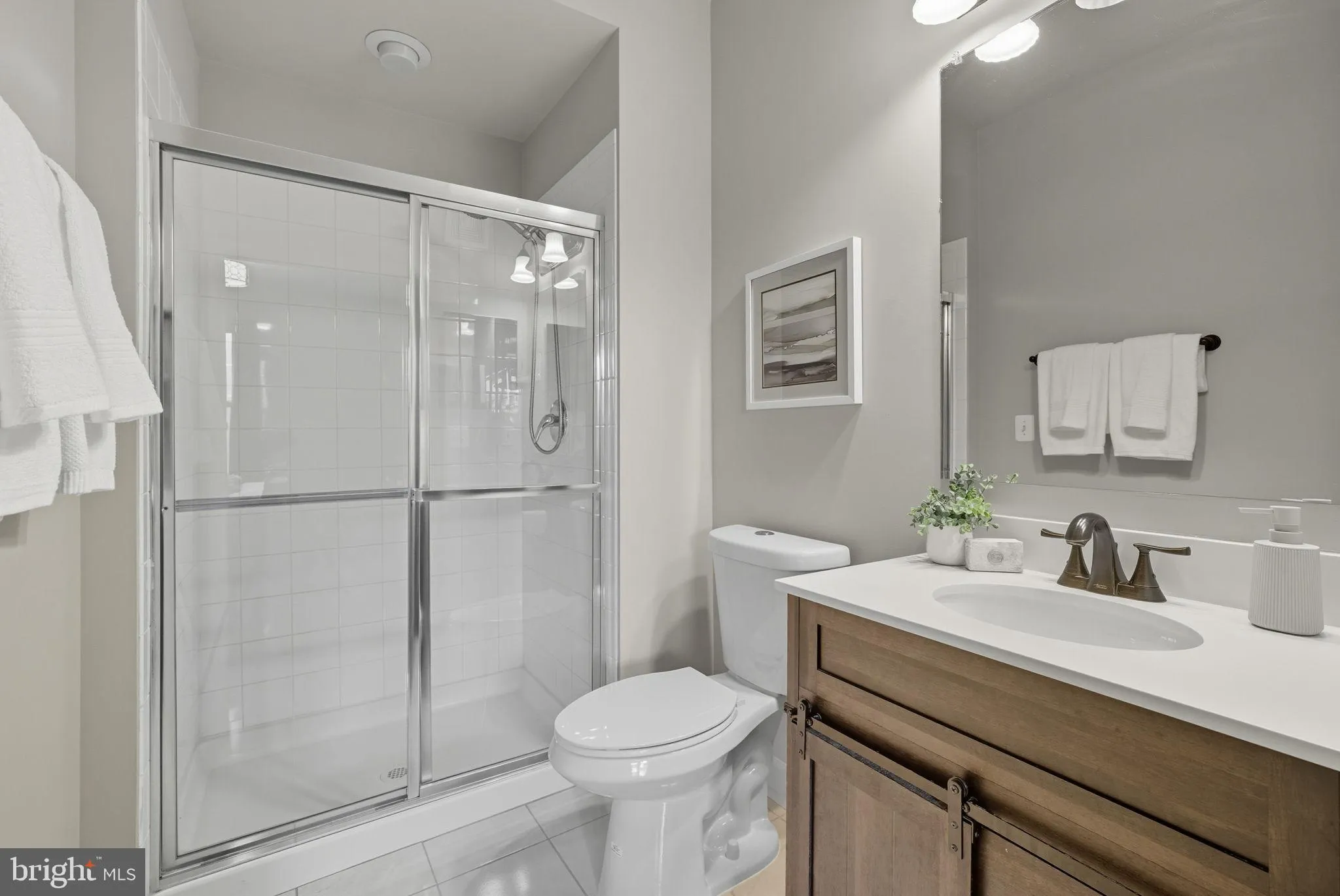 Reston, Virginia 20190, United States, 2 Bedrooms Bedrooms, ,2 BathroomsBathrooms,Residential,Pending,214265