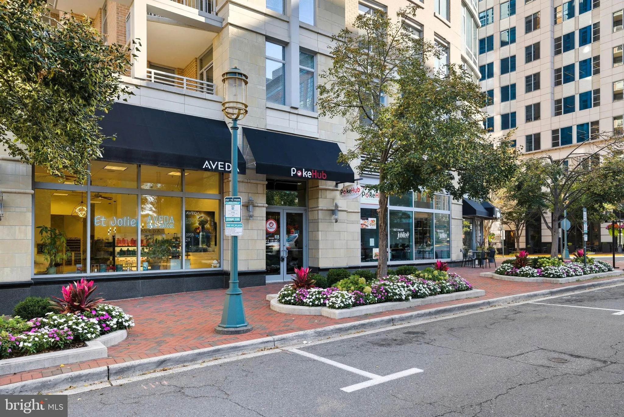 Reston, Virginia 20190, United States, 2 Bedrooms Bedrooms, ,2 BathroomsBathrooms,Residential,Pending,214265