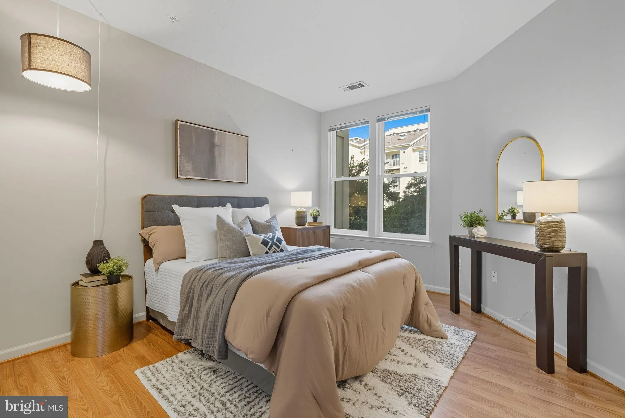 Reston, Virginia 20190, United States, 2 Bedrooms Bedrooms, ,2 BathroomsBathrooms,Residential,Pending,214265