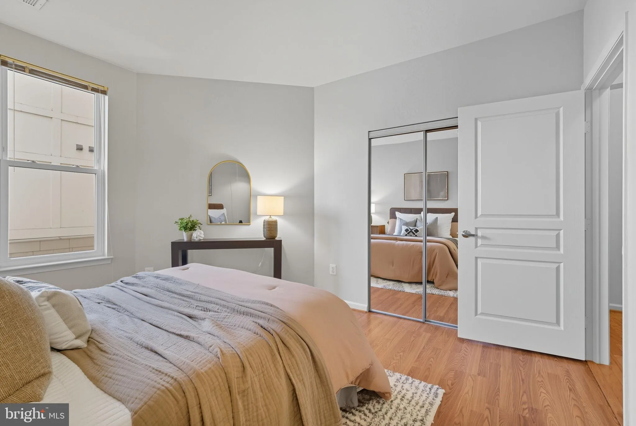 Reston, Virginia 20190, United States, 2 Bedrooms Bedrooms, ,2 BathroomsBathrooms,Residential,Pending,214265