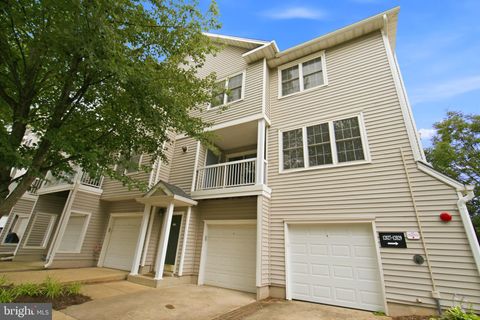 Homes For Rent - 12825 Fair Briar Lane<br/> Fairfax County, FAIRFAX, VA 22033