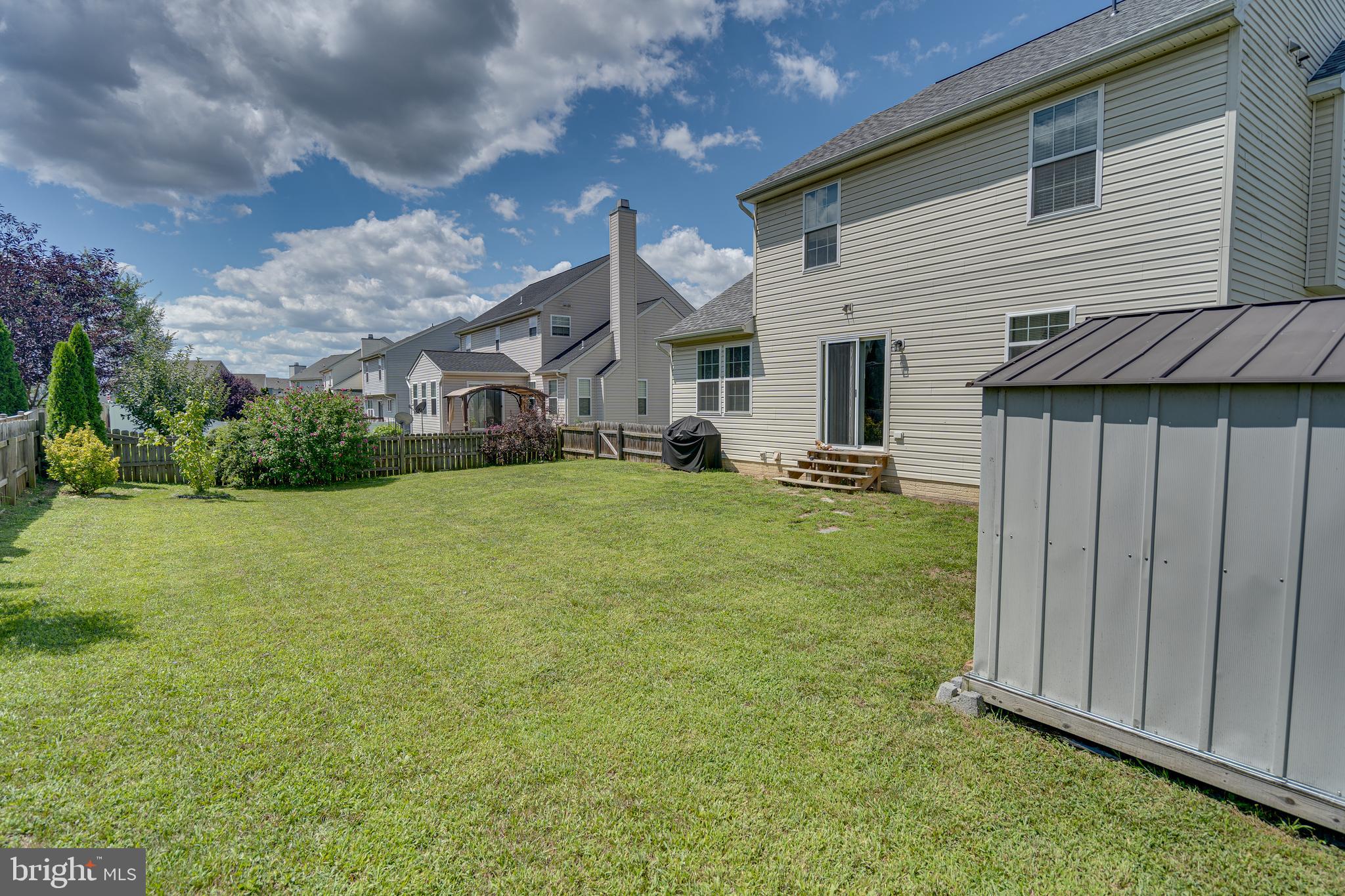 RIVERSIDE VILLAGES - Residential