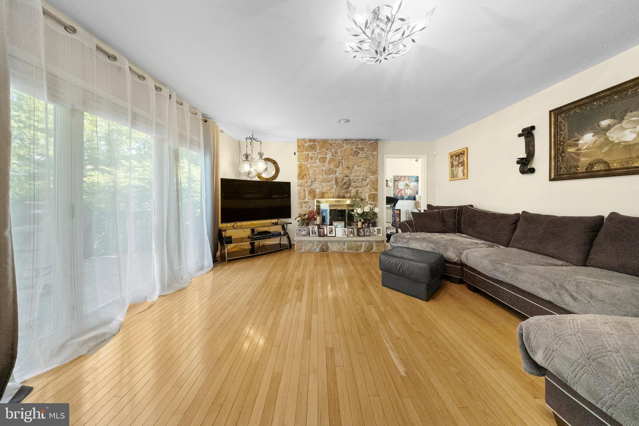 LONGFIELD WOODS - Residential