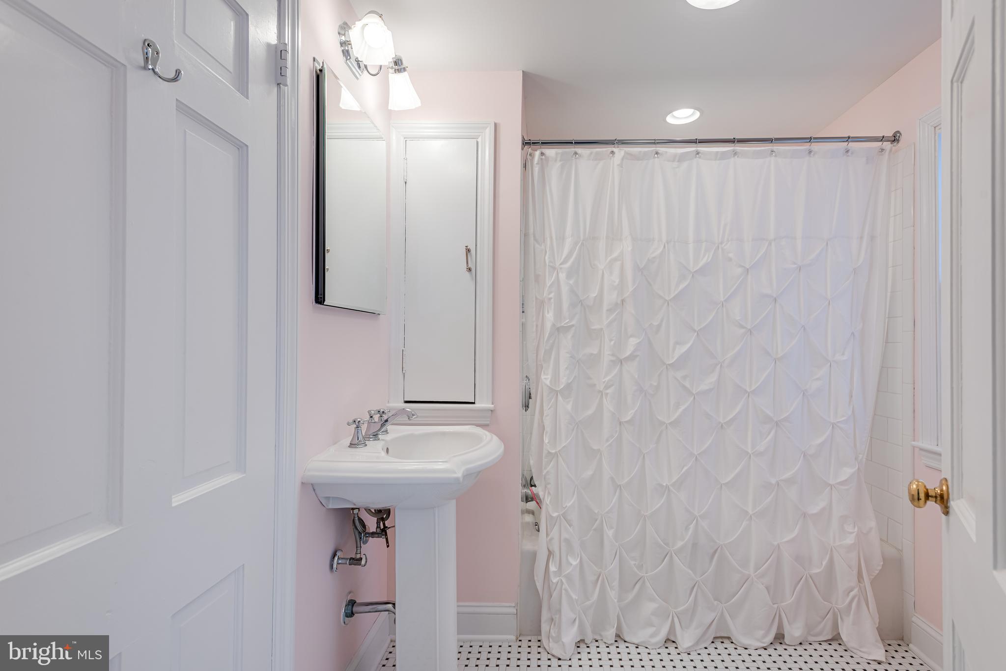 BRYN MAWR - Residential