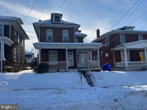 Photo of 122 Arlington Street, READING, PA 19611 (MLS # PABK2067868)