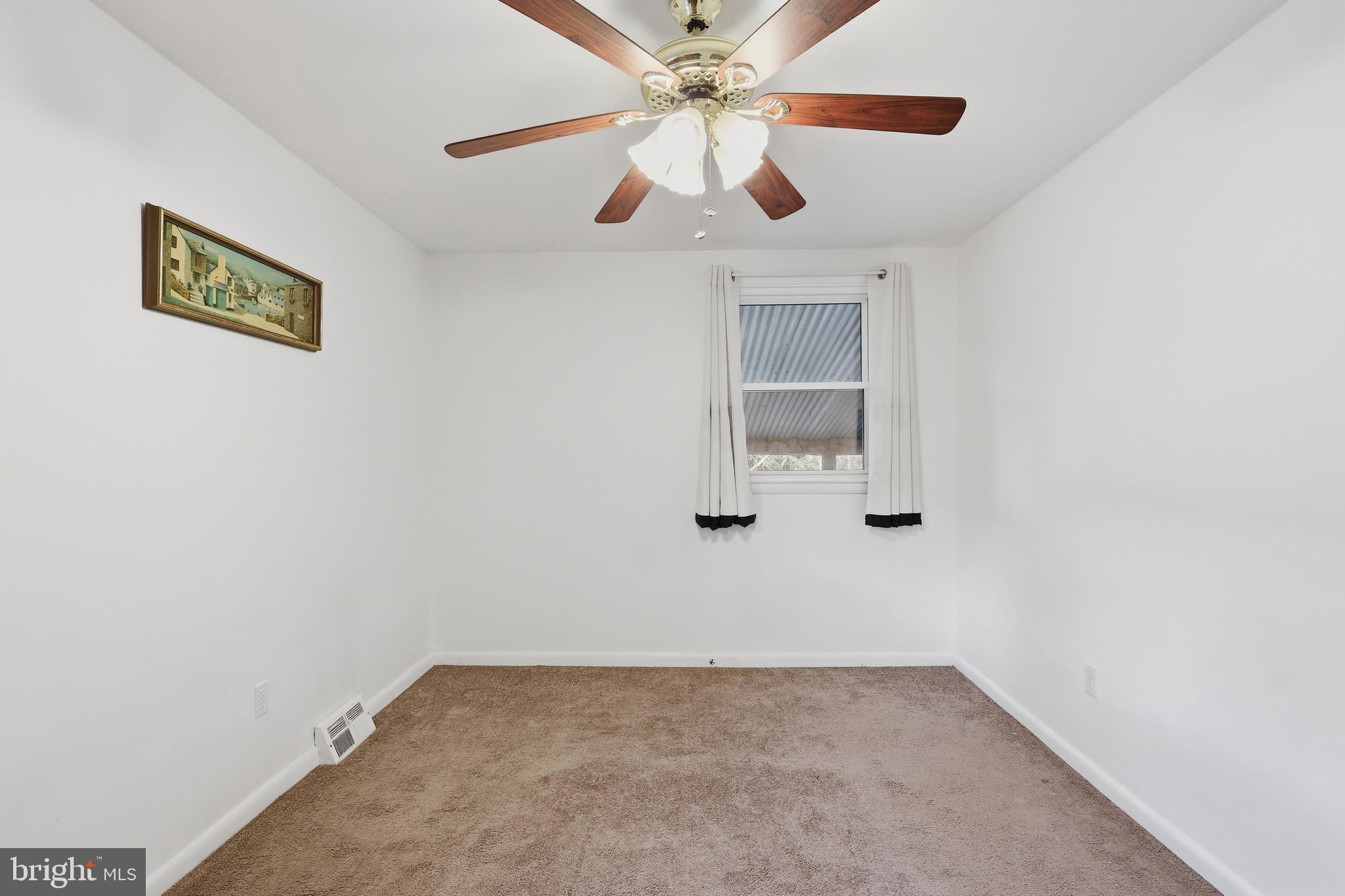 ROXBOROUGH - Residential