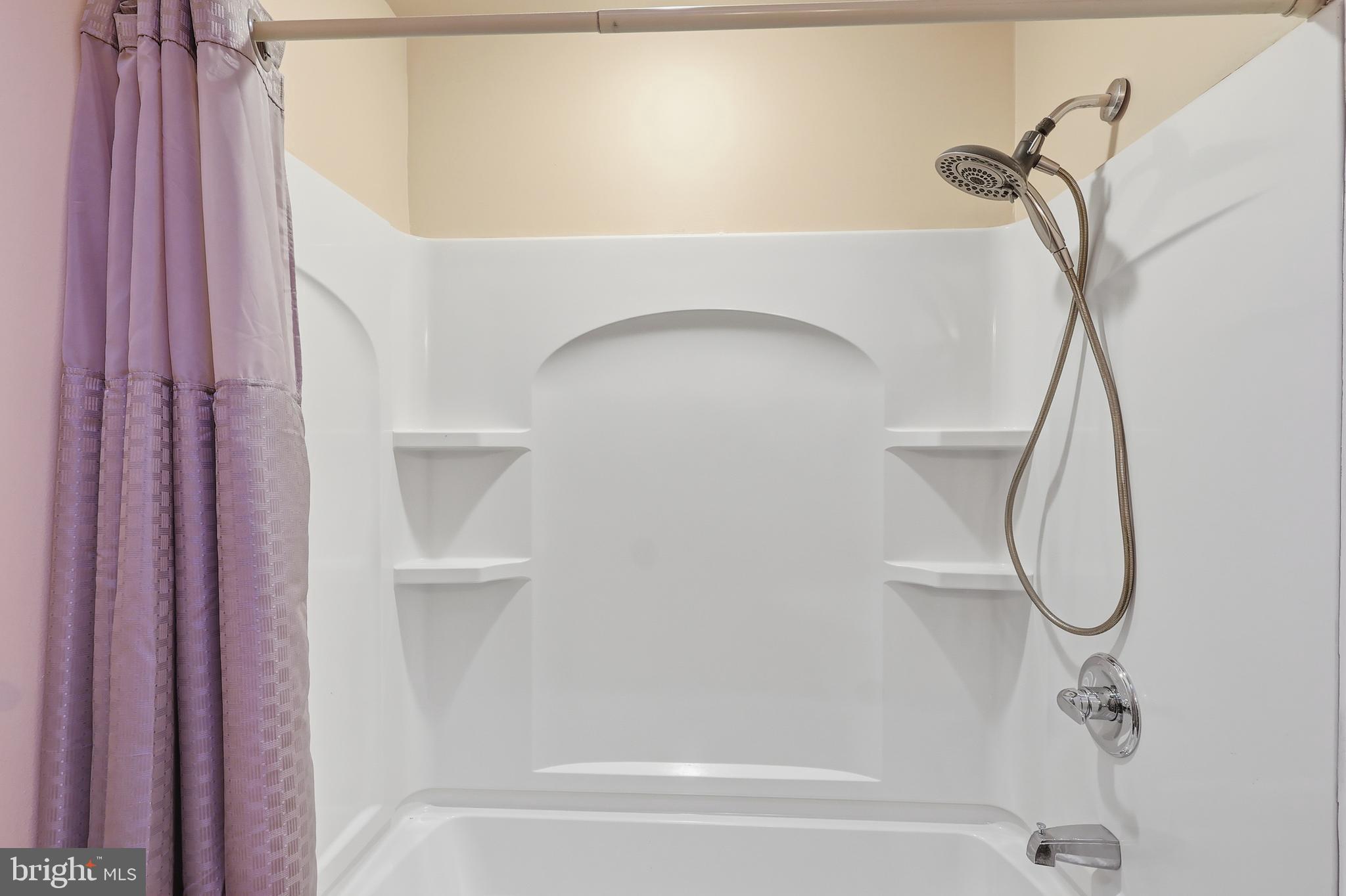 ROXBOROUGH - Residential