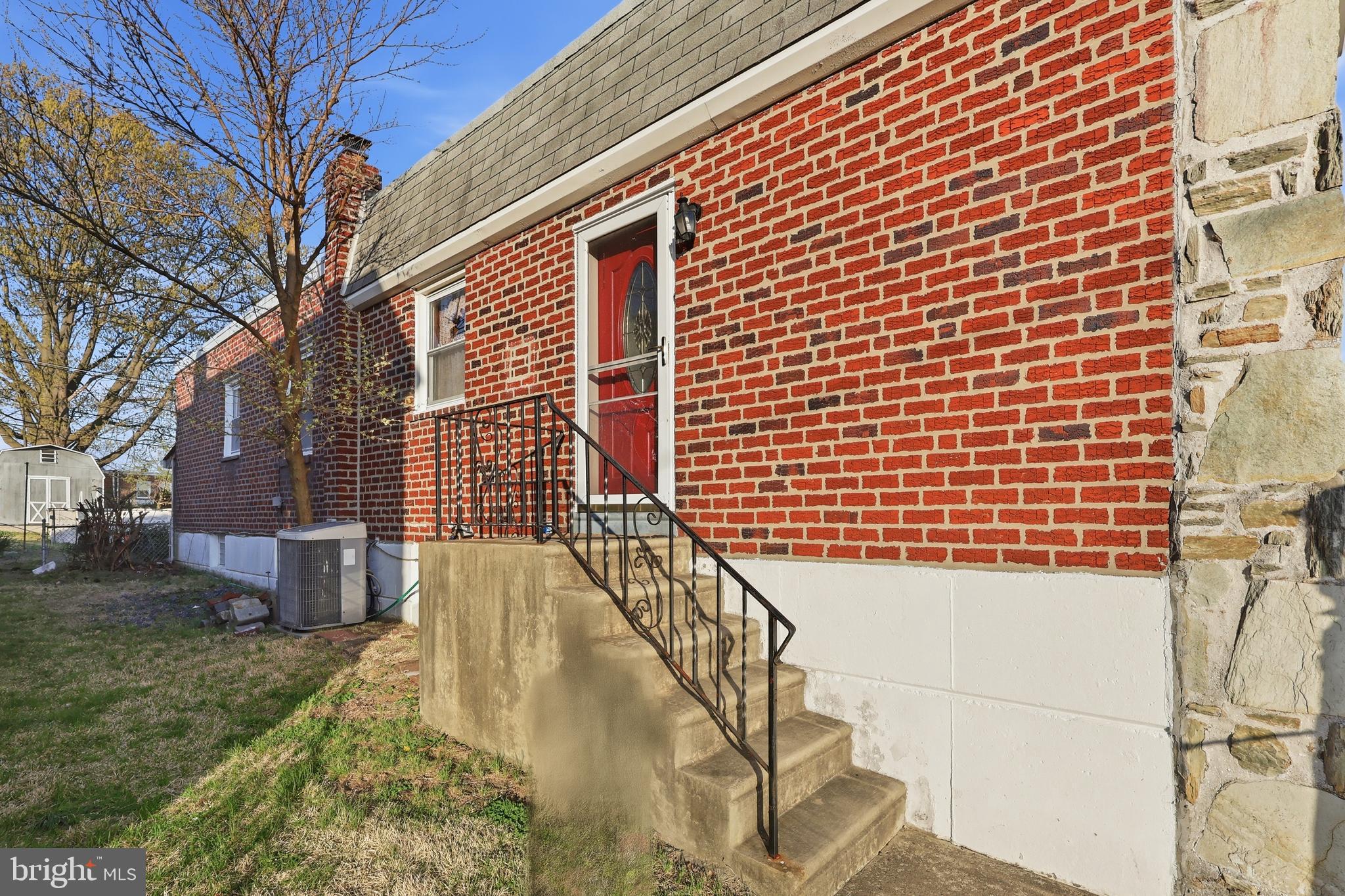 ROXBOROUGH - Residential