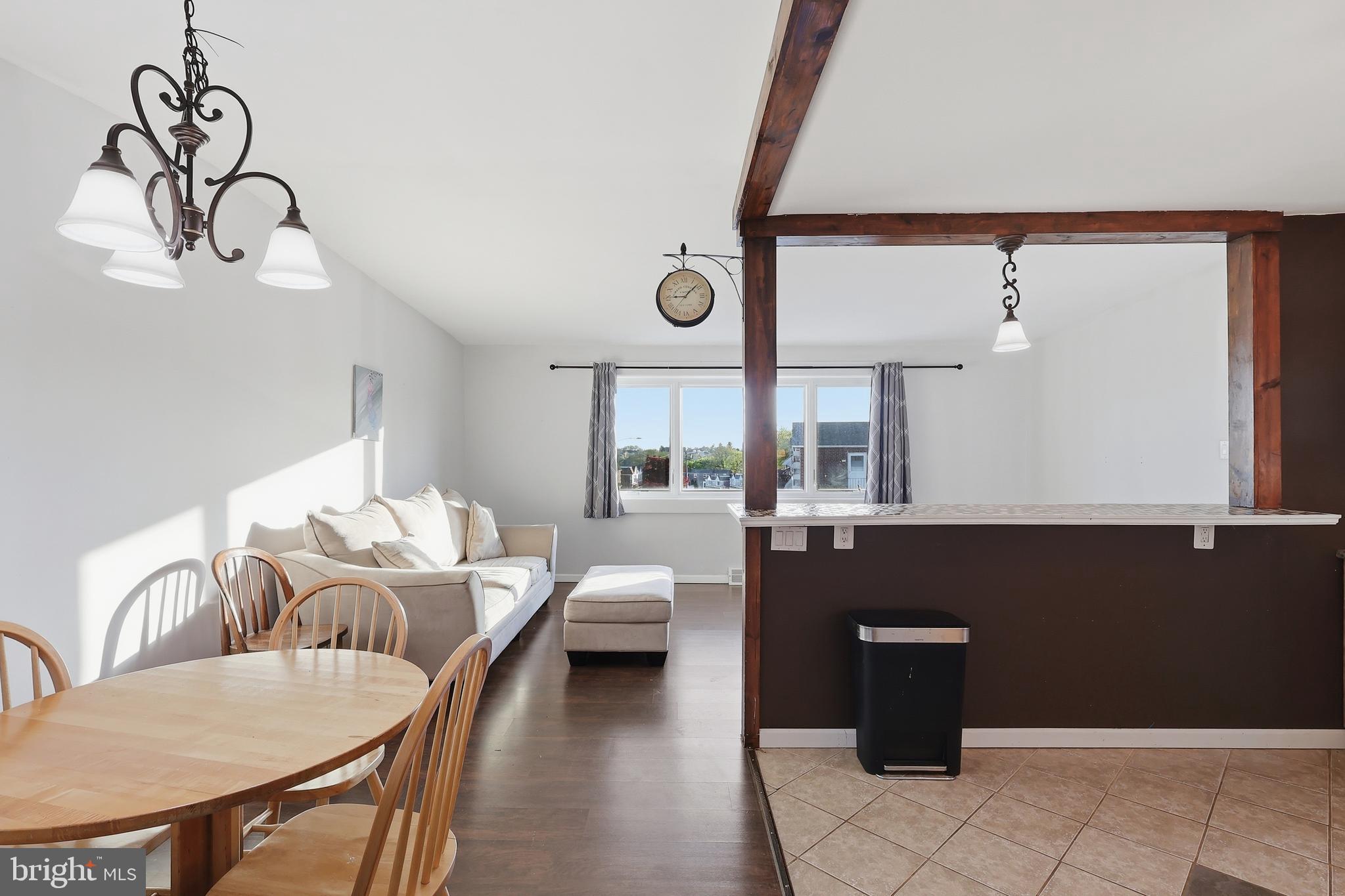 ROXBOROUGH - Residential