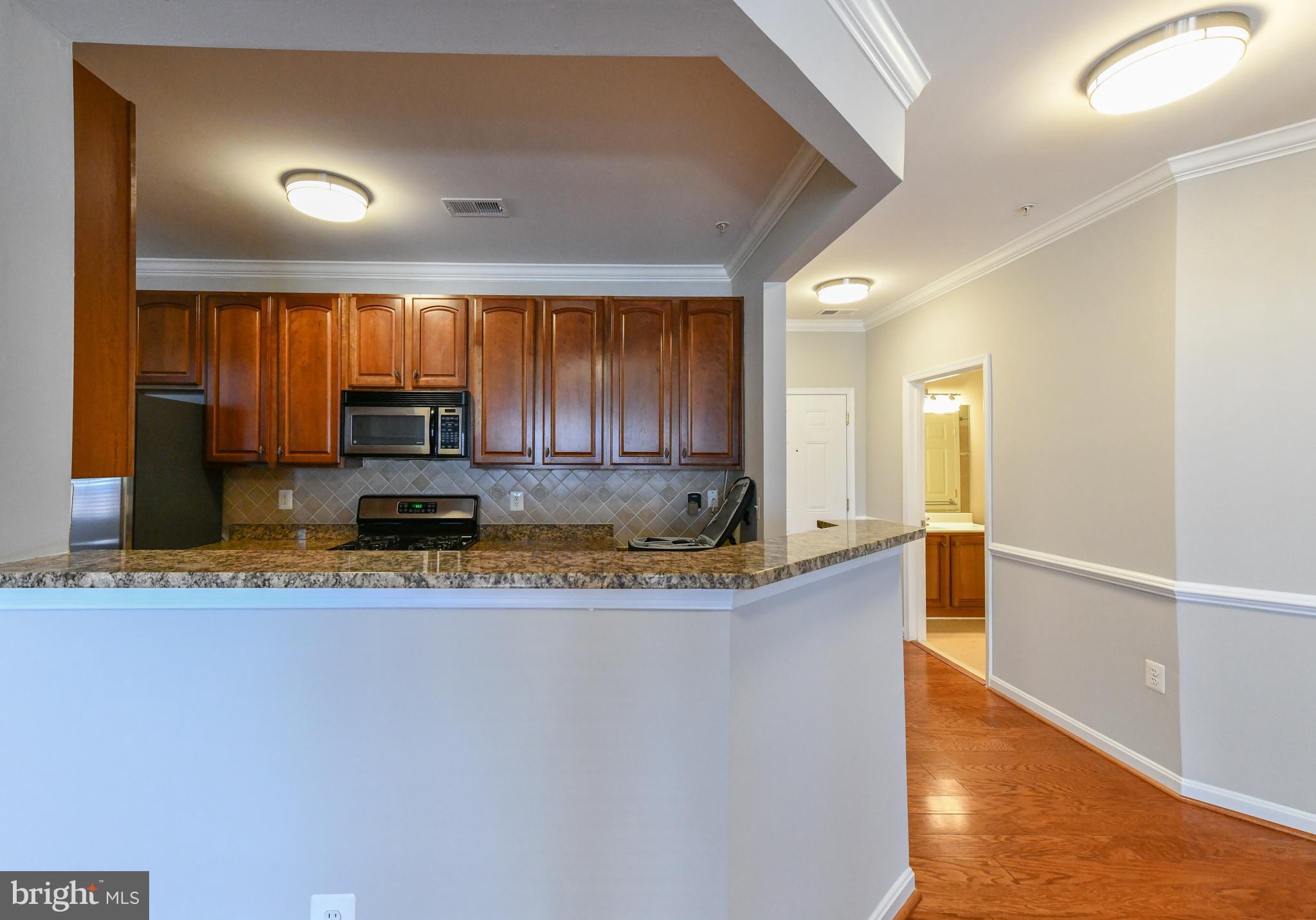 CAMERON GROVE CONDO IX> - Residential